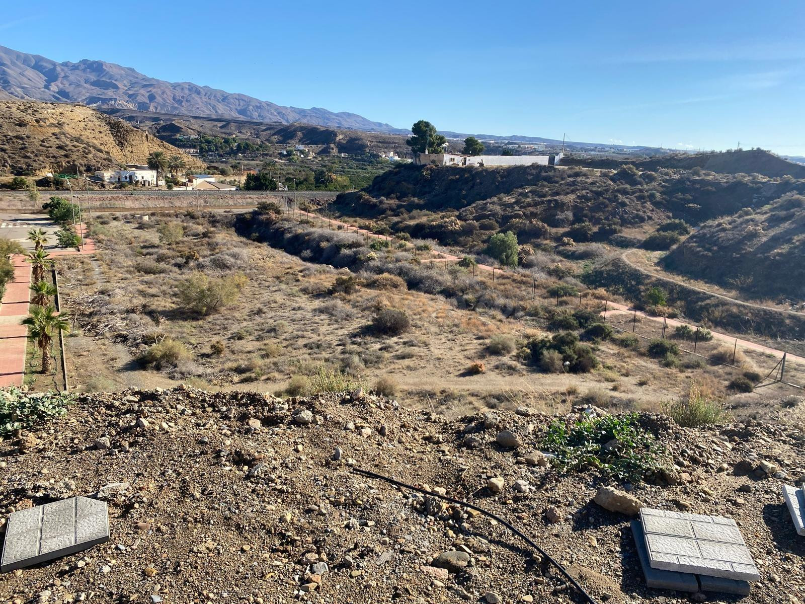 Excelente oportunidad de inversión en Benahadux: Terreno par - foto 4