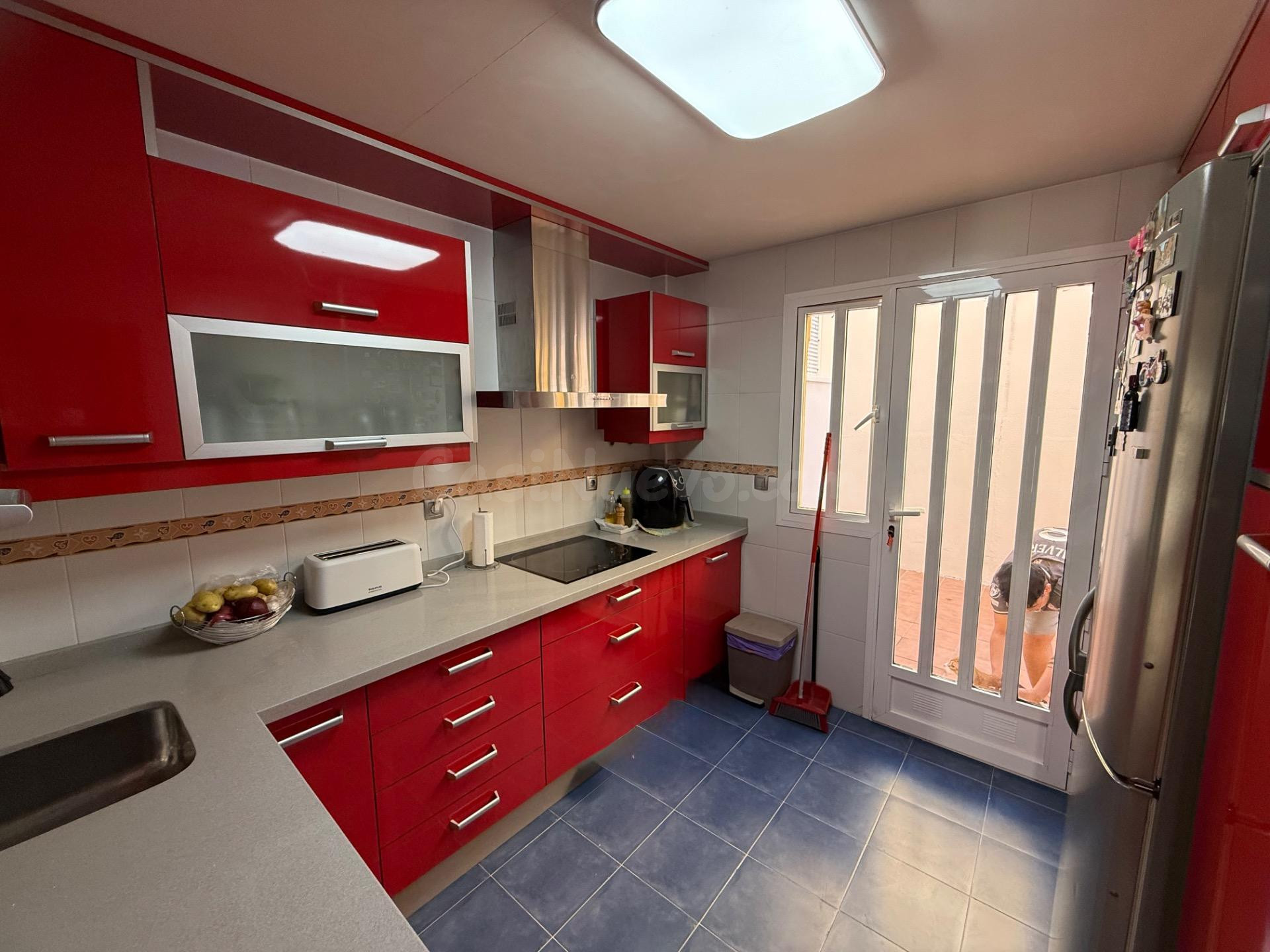 Venta de chalet adosado en el centro de Gójar