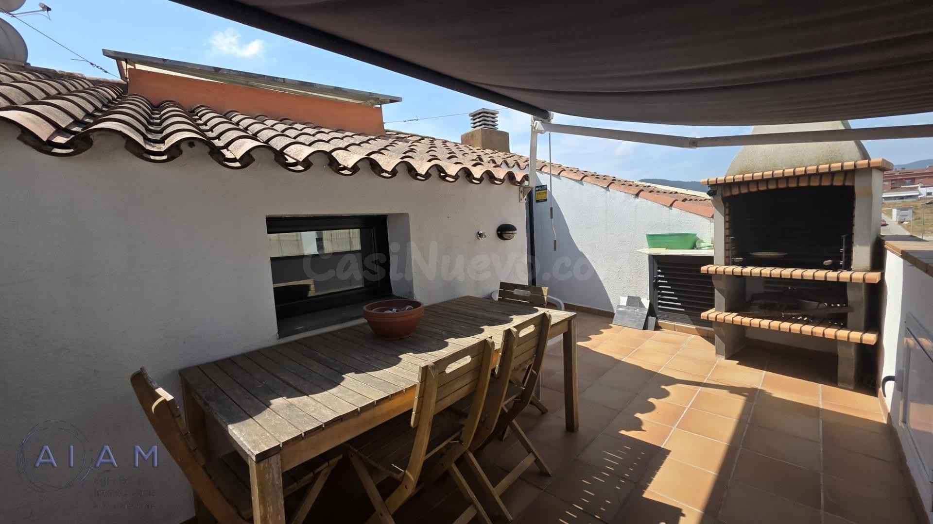 UN DÚPLEX PARA DISFRUTAR: SUITE, DOS TERRAZAS Y PLENO CENTRO DE TORDERA