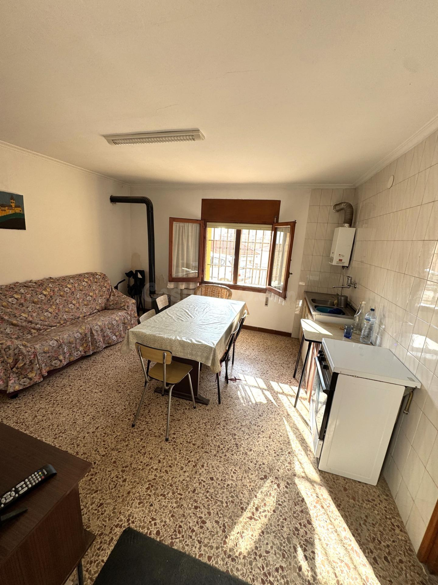Venta de casa en Calle Ramon y Cajal 52 más huerto de 1.810m - foto 3