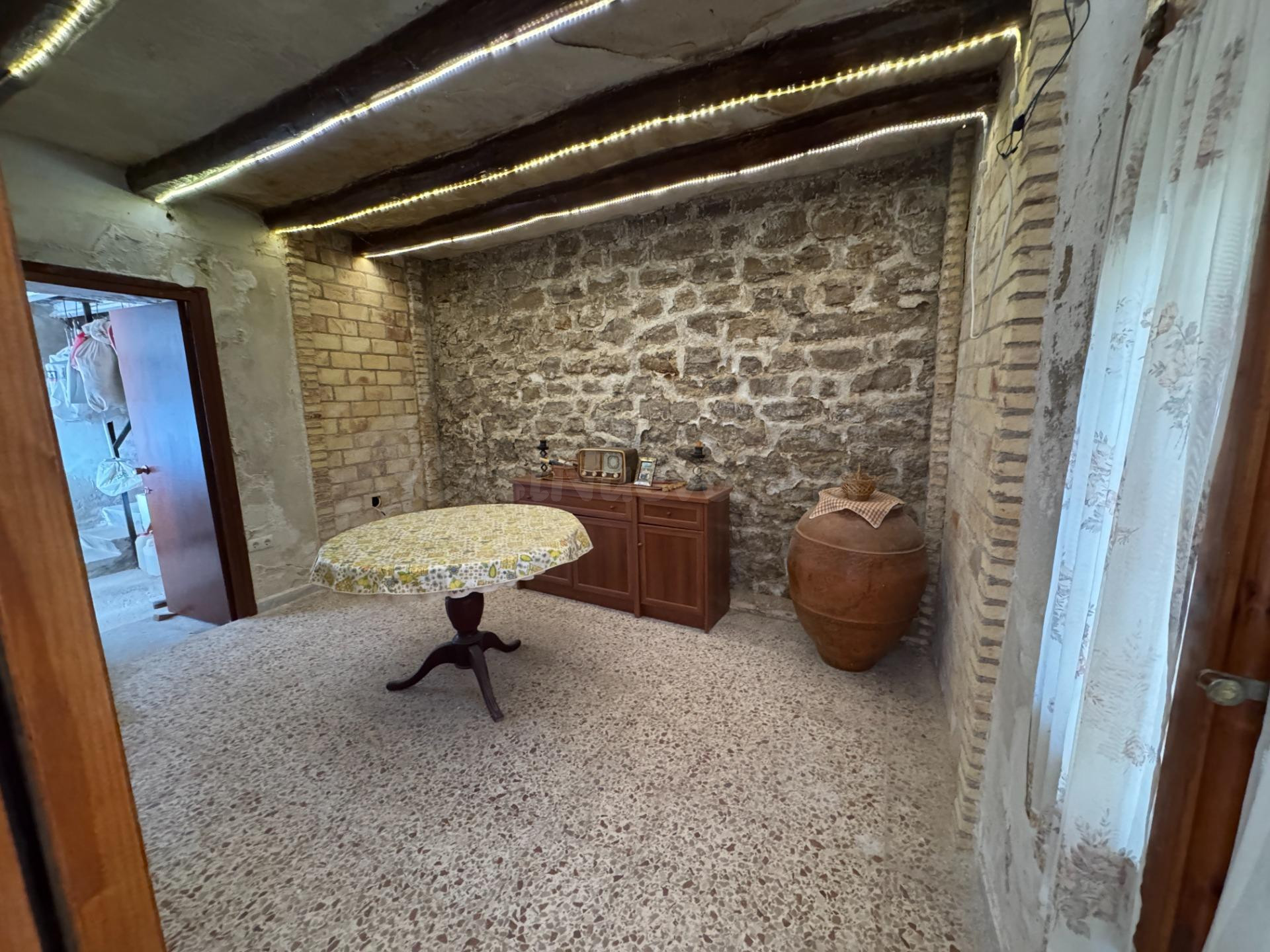 Venta de casa en Calle Ramon y Cajal 52 más huerto de 1.810m - foto 4
