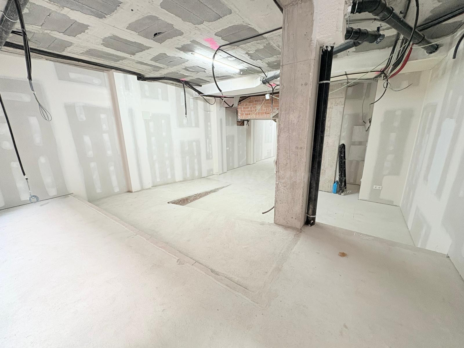 Local comercial 216m² en alquiler - El Centre - foto 2