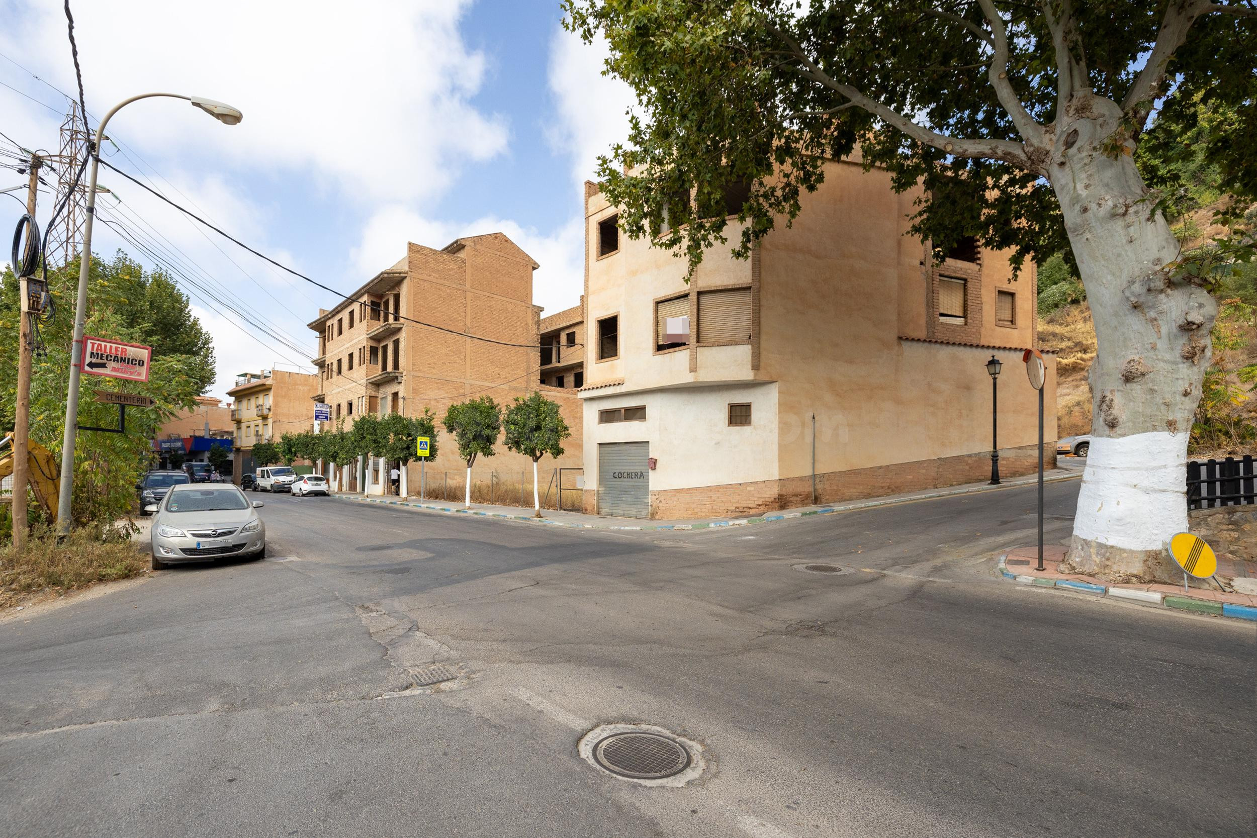 Gran Oportunidad en Lanjarón – Edificio en Obra con Alto Potencial de Inversión