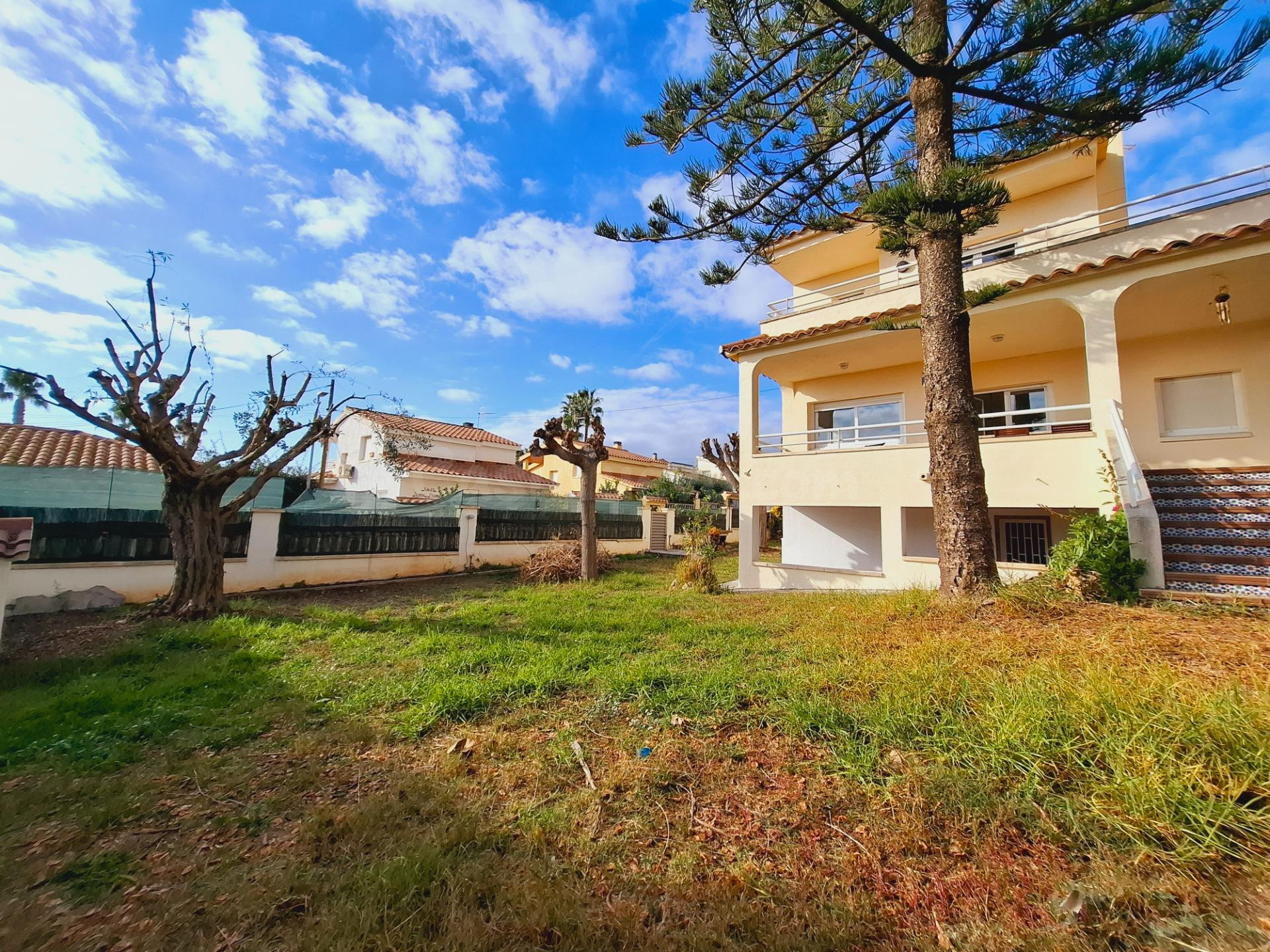 VENTA DE CASA ADOSADA ESQUINERA EN LA MEJOR ZONA DE EL MAS MEL - ☀️CALAFELL ☀️