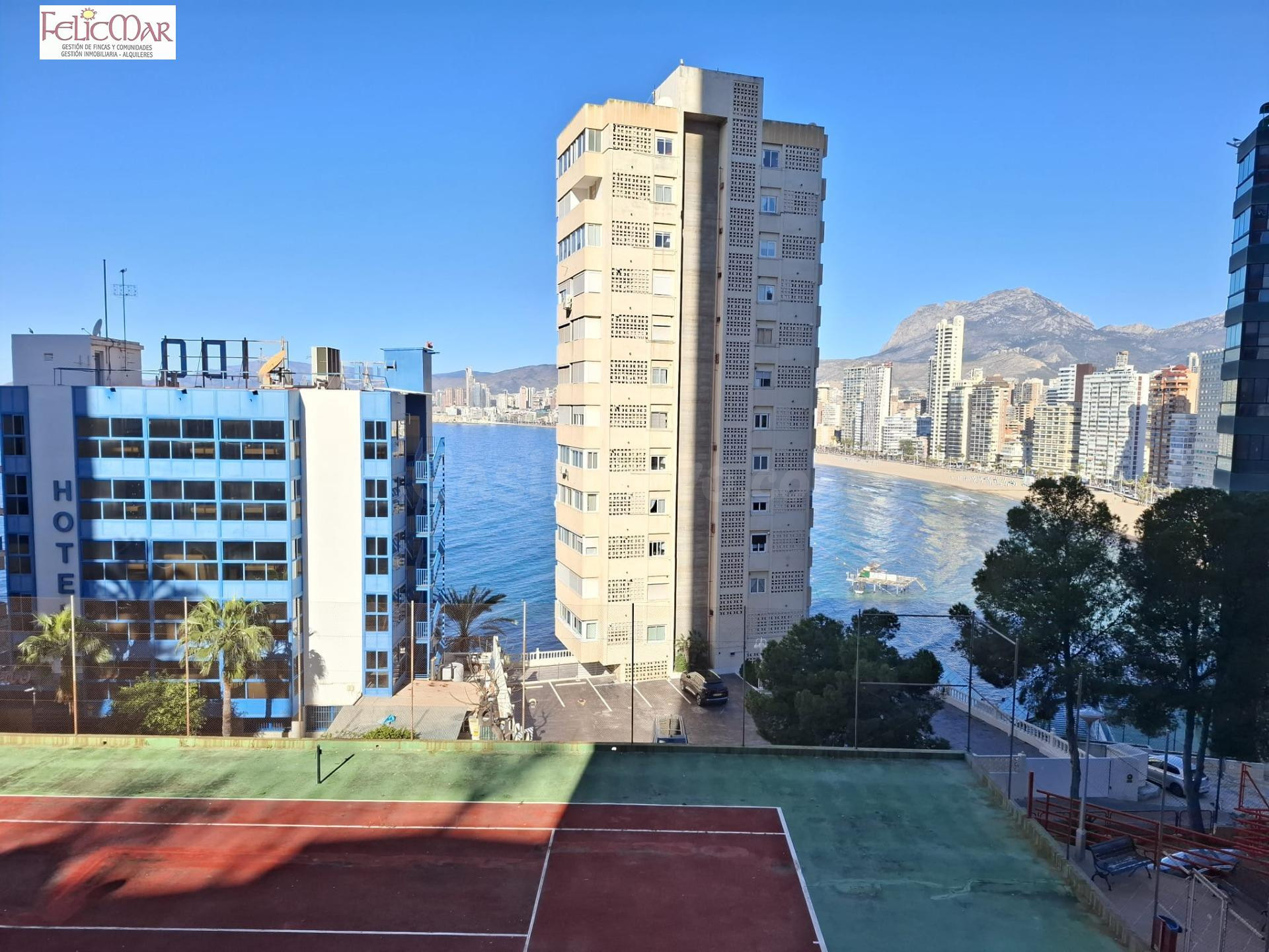 SE VENDE PISO "PARA ENTRAR A VIVIR" EN BENIDORM CON 3 DORMITORIOS CERCA DEL MAR
