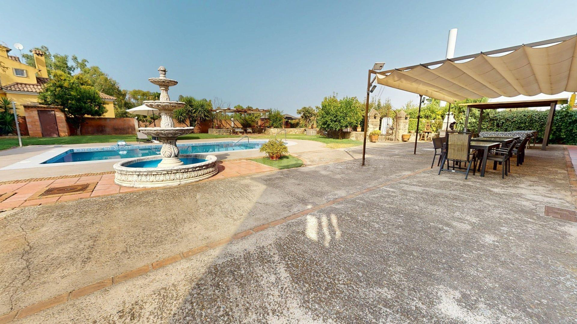 MAGNIFICO CHALET INDEPENDIENTE EN ZONA SANSUEÑA, CON DOS PLANTAS INDENDIENTES, CON MAS DE 600 METROS CUADRADOS y PISCINA