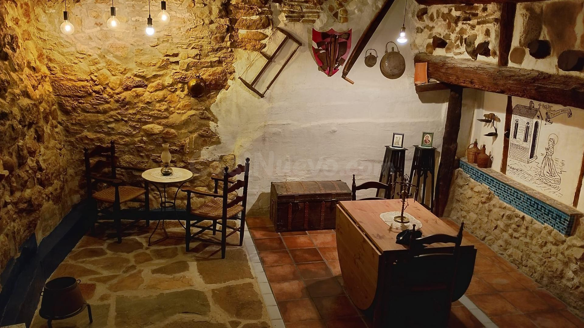 Casa con cochera en Peñarroya de Tastavins - foto 4