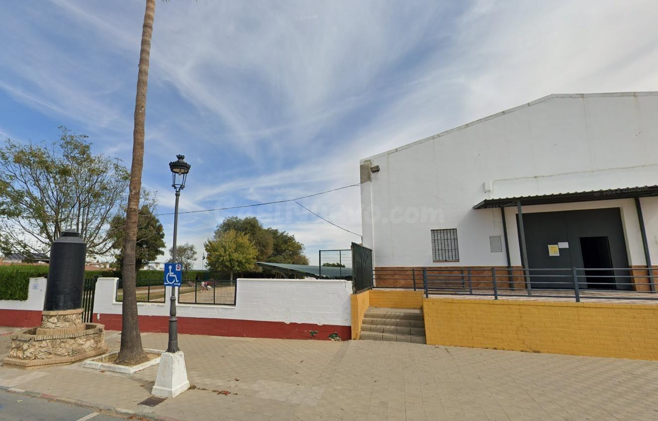CASA EN ALMONTE