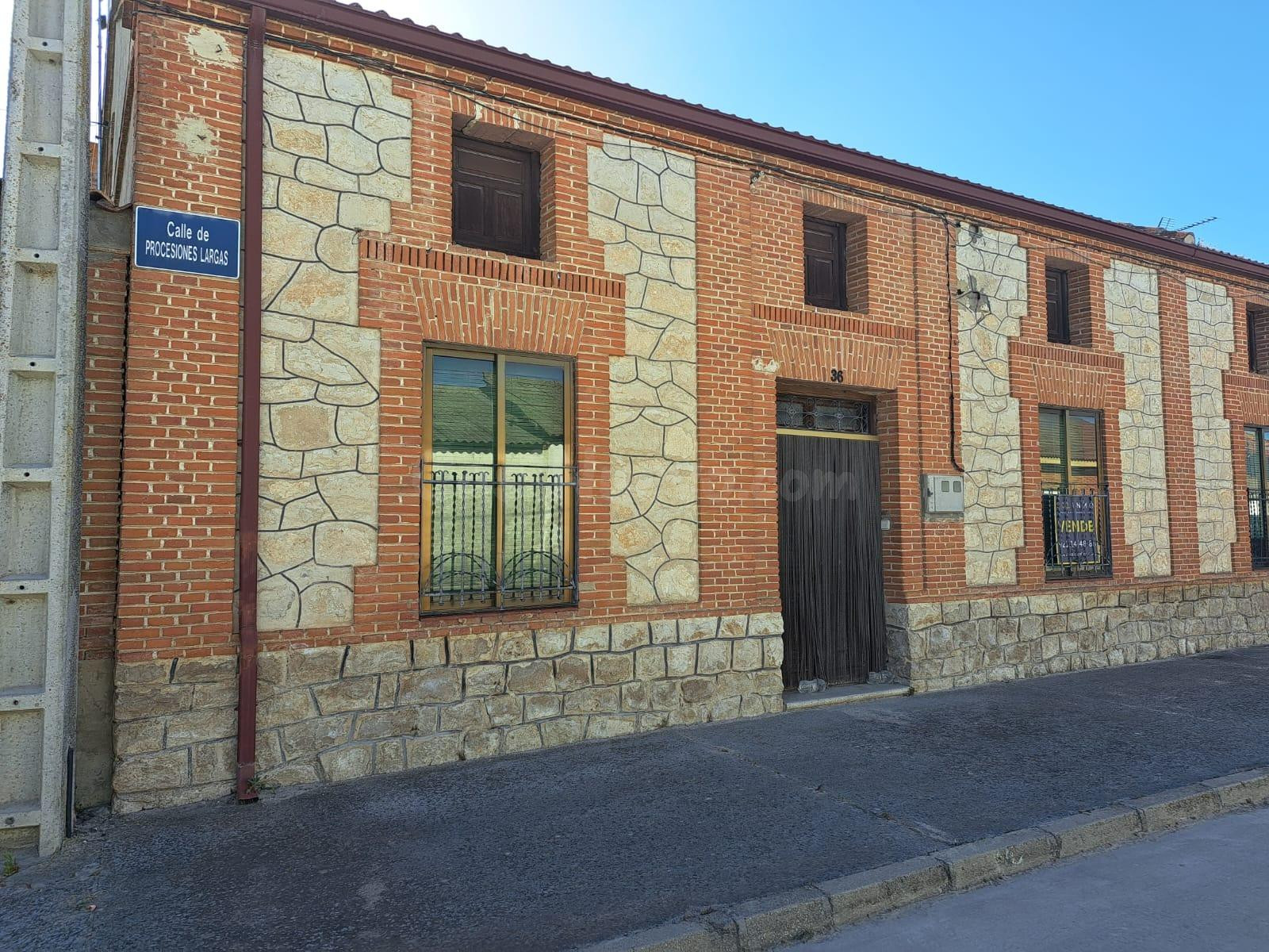 Casa en venta en Campo de Cuéllar. Amplia parcela. Ref.1952