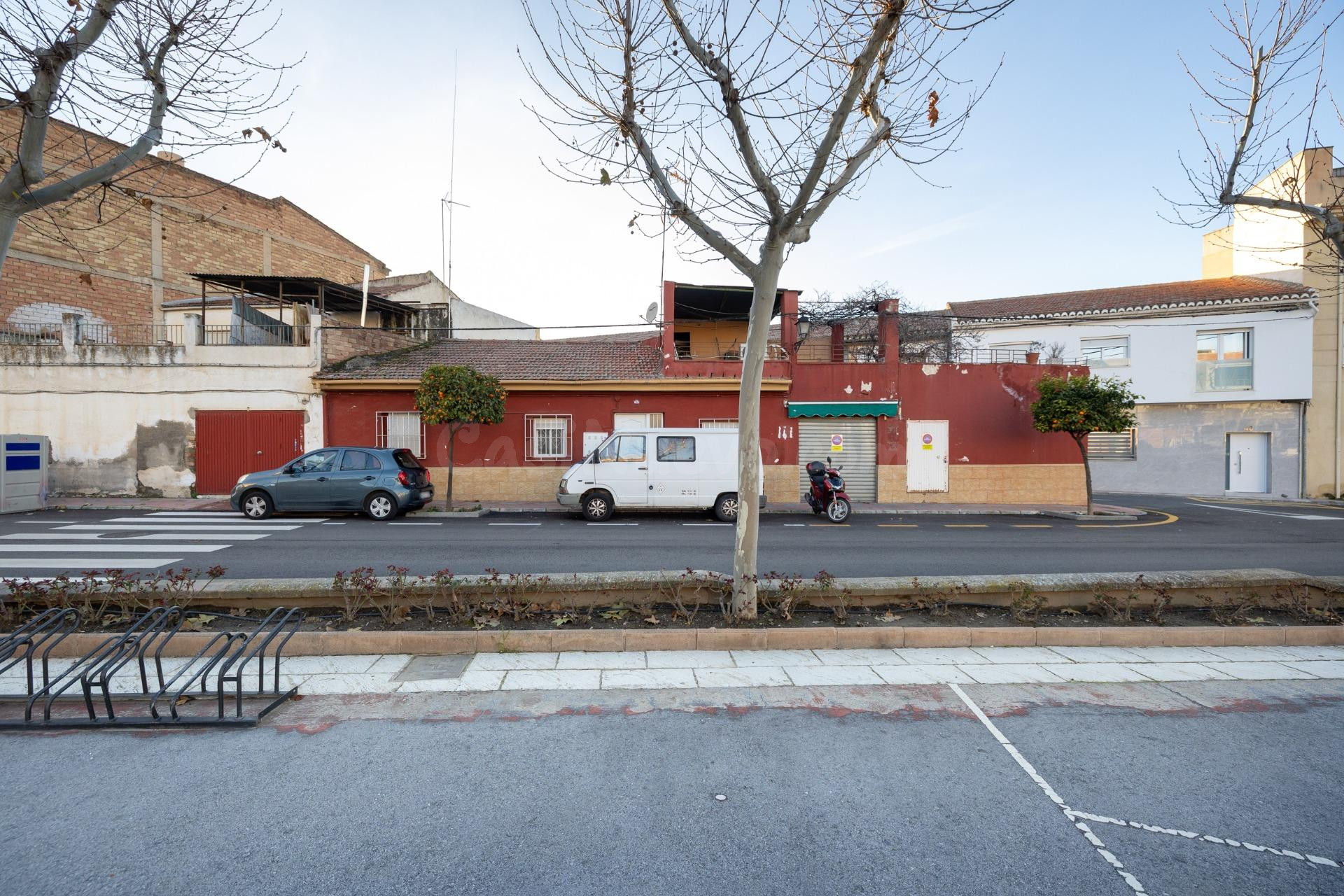 CASA CON ESTUPENDA UBICACIÓN EN ARMILLA. AVENIDA DE LOS OGÍJARES