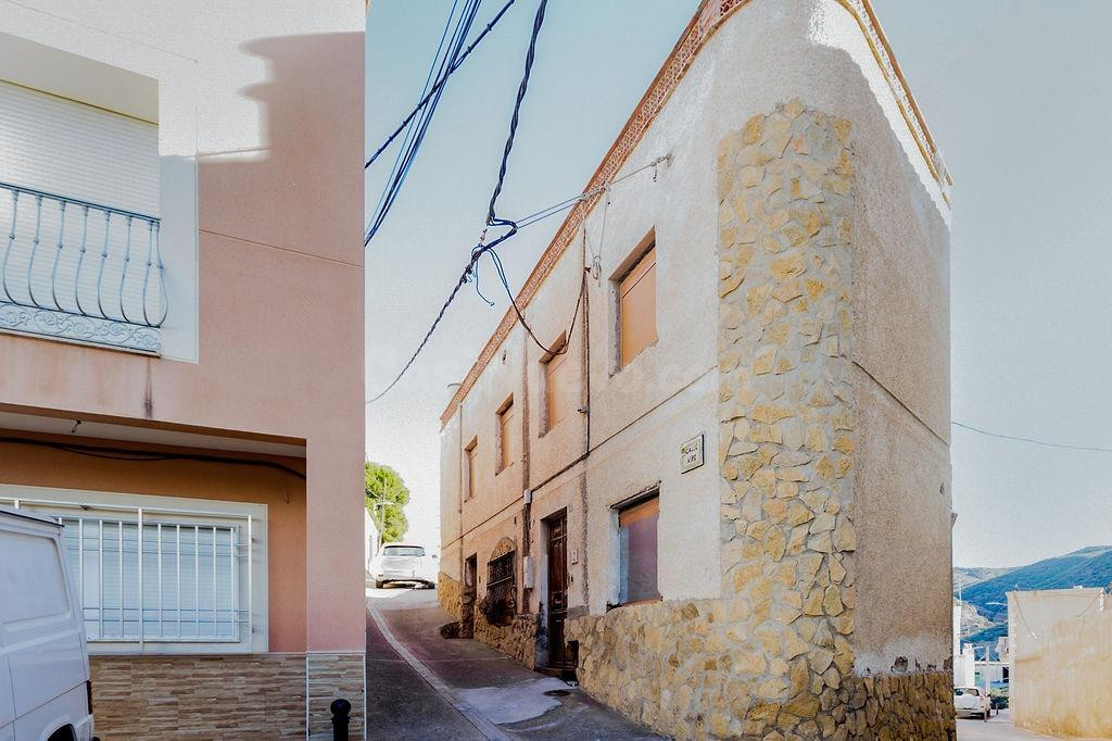 Oportunidad de vivienda en Alhabia (Almería)