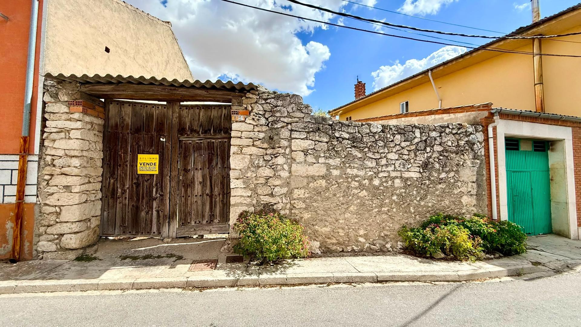 Corral Urbano en Venta en Calle Campaspero, 12, Olombrada. R