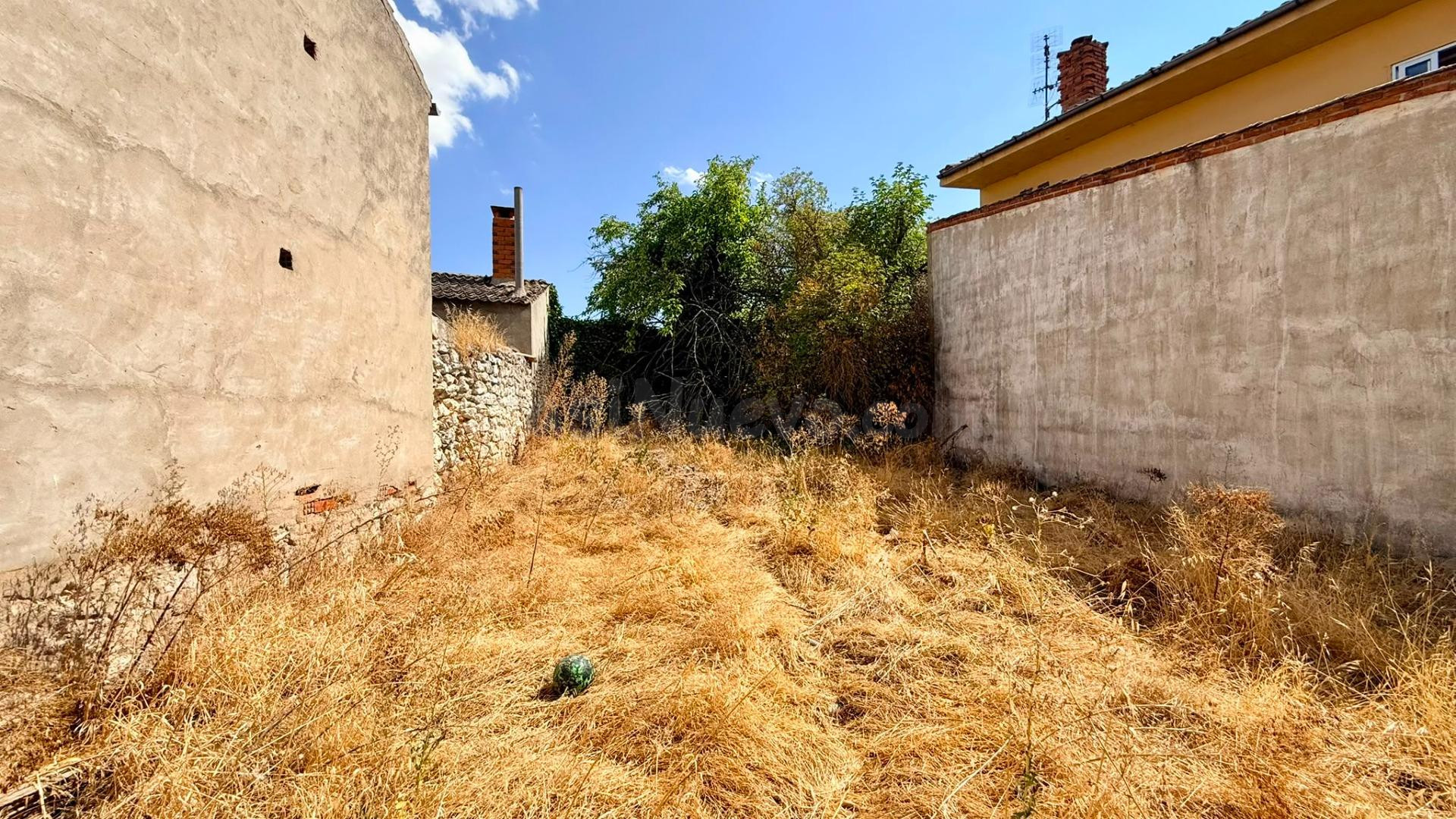 Corral Urbano en Venta en Calle Campaspero, 12, Olombrada. R - foto 2