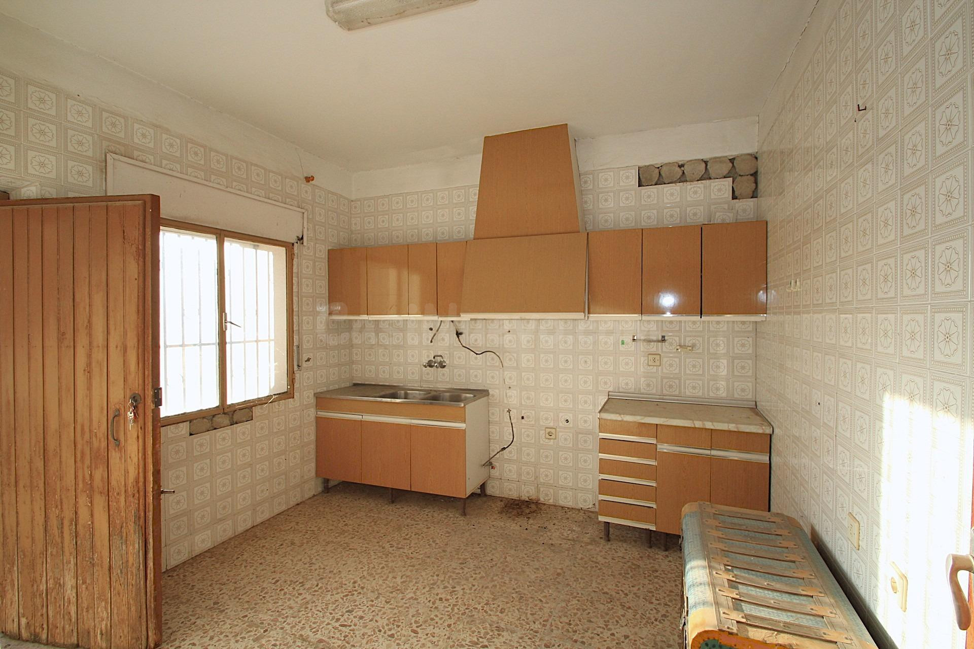 Casa antigua para reformar en el centro del pueblo