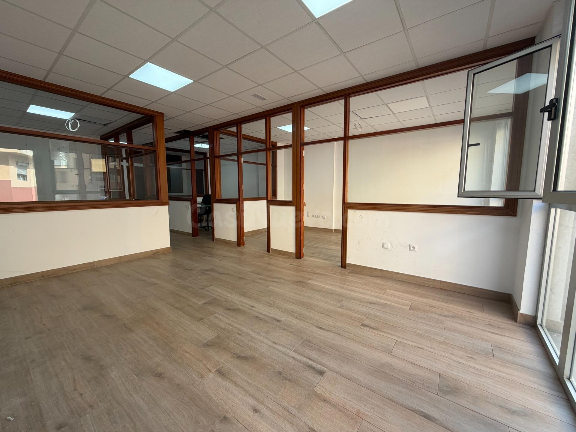Oficina 30m² en alquiler - La Garita - Marpequeña