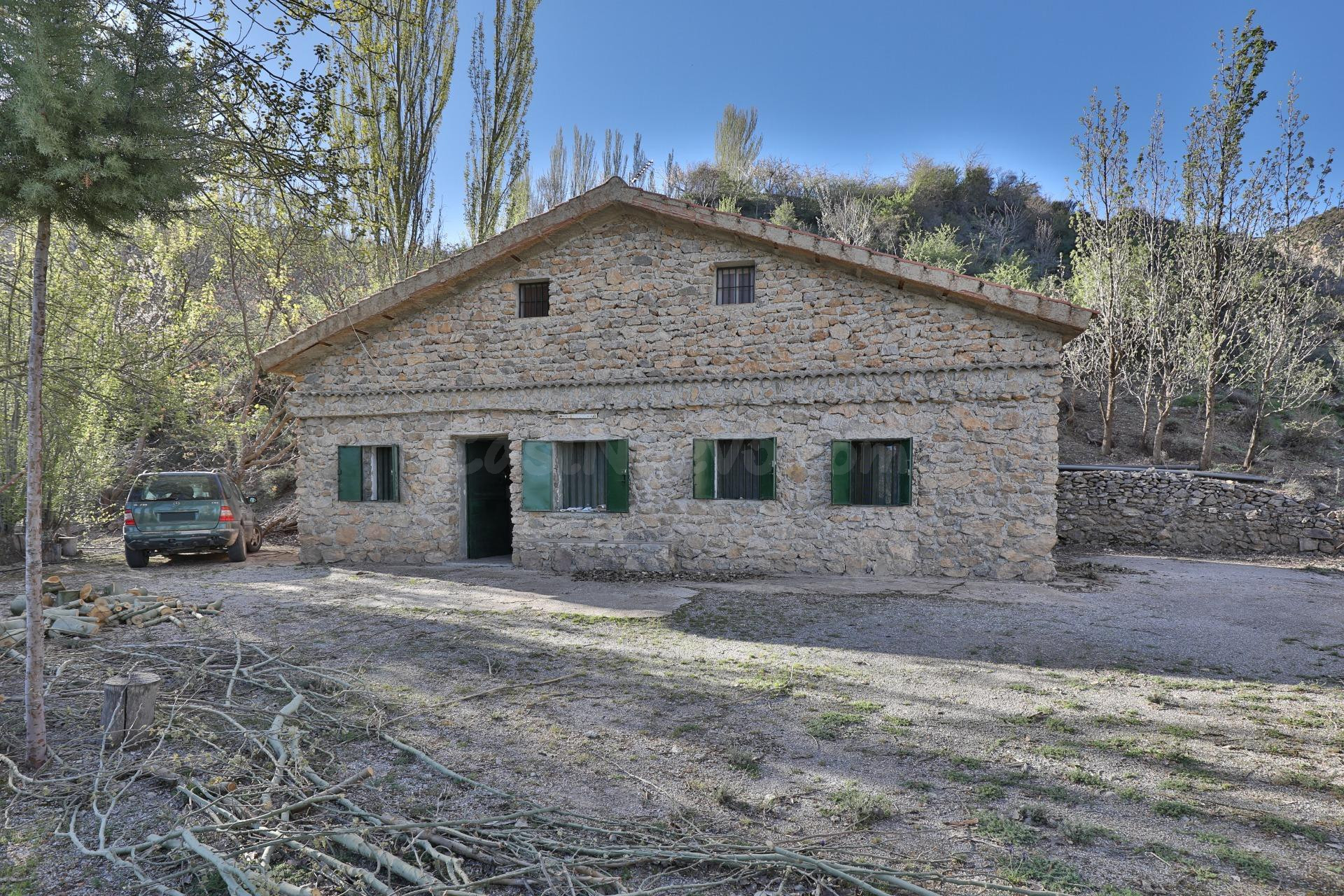 Magnífico cortijo en la Sierra de Durcal, acceso por Niguelas