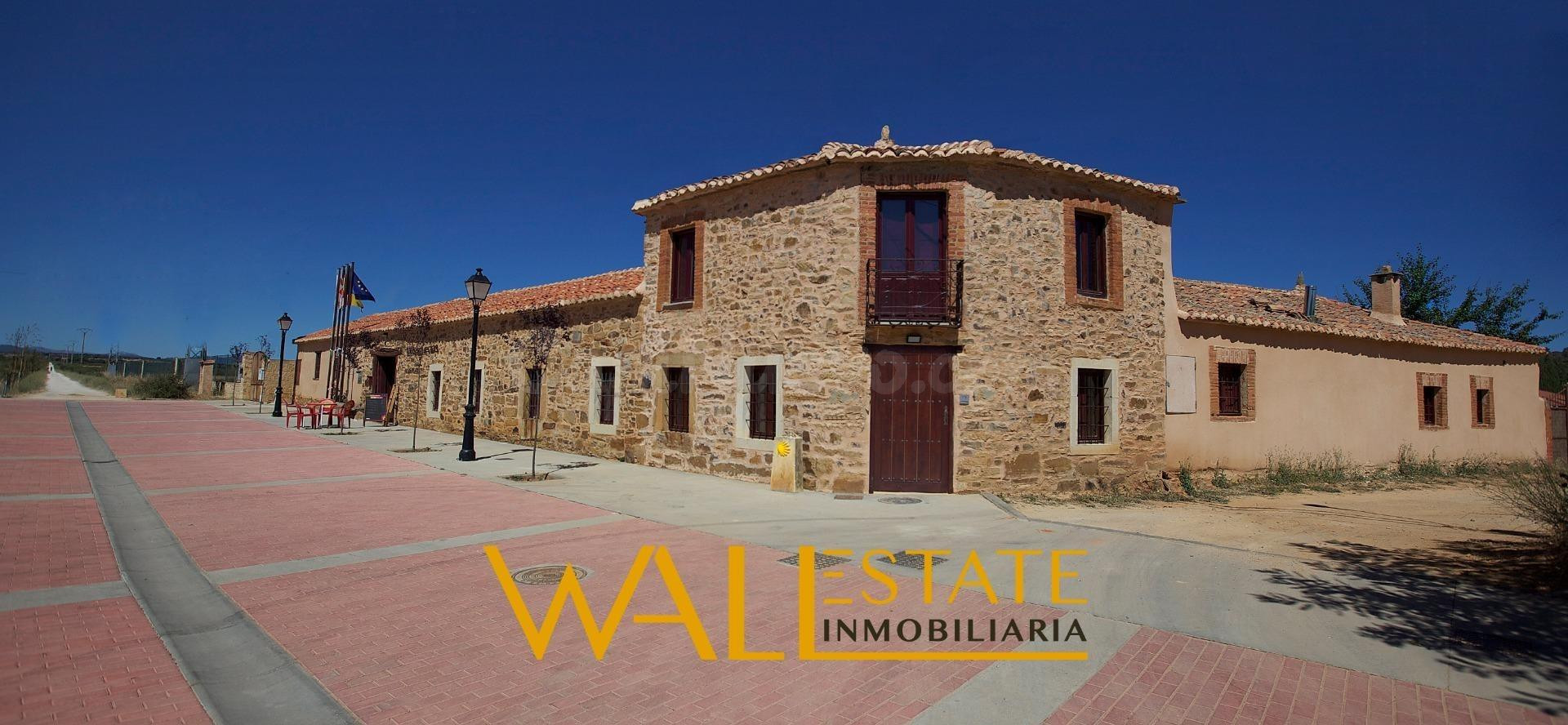 COMPLEJO RURAL EN EL CAMINO DE SANTIAGO: CASA RURAL Y ALBERGUE