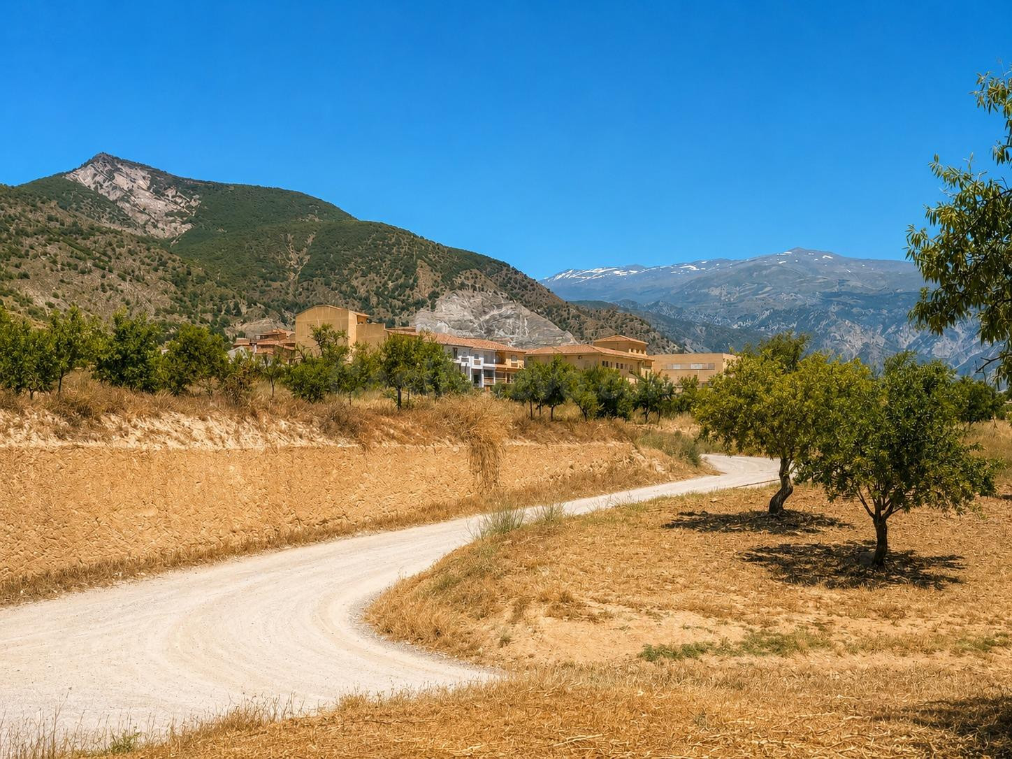 Magnifica finca rústica de 1.300 metros en El Arroyo de Padul
