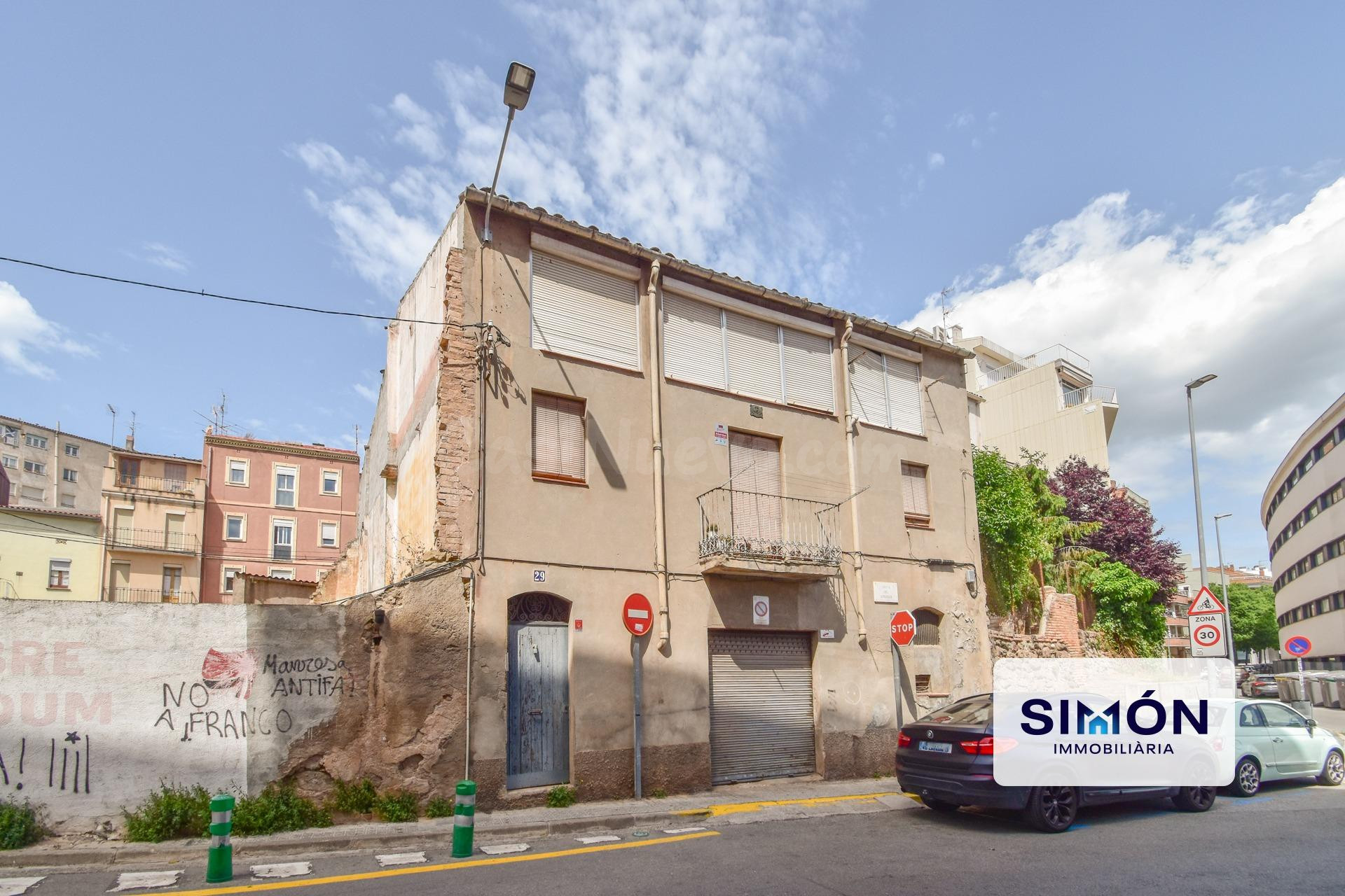 Parcela urbana en venta en el centro de Manresa de 95 m2 con - foto 2