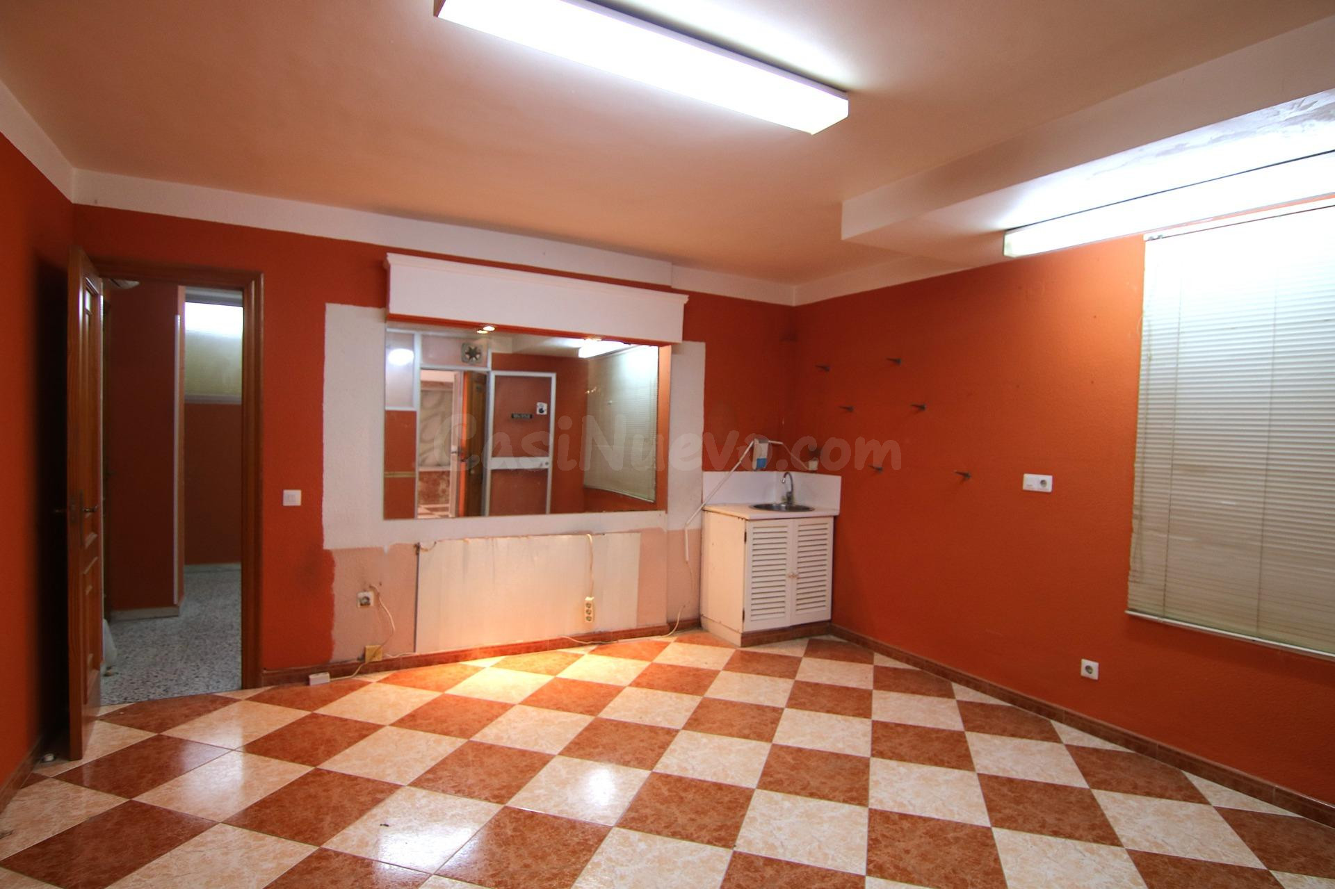 CÉNTRICO LOCAL COMERCIAL EN COÍN – IDEAL PARA NEGOCIO