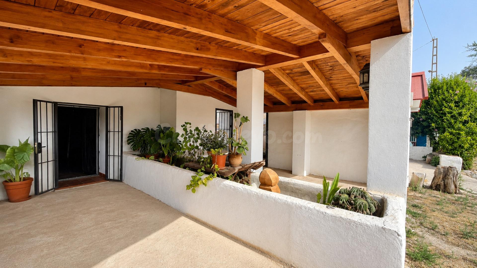 FINCA RÚSTICA DE 20.241 M2 CON VIVIENDA REFORMADA, ABUNDANTE AGUA Y GRAN POTENCIAL A SOLO 10 MINUTOS DE COIN