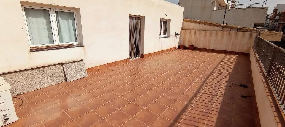 Casa de 3 plantas con terraza y 4 habitaciones en Cehegín