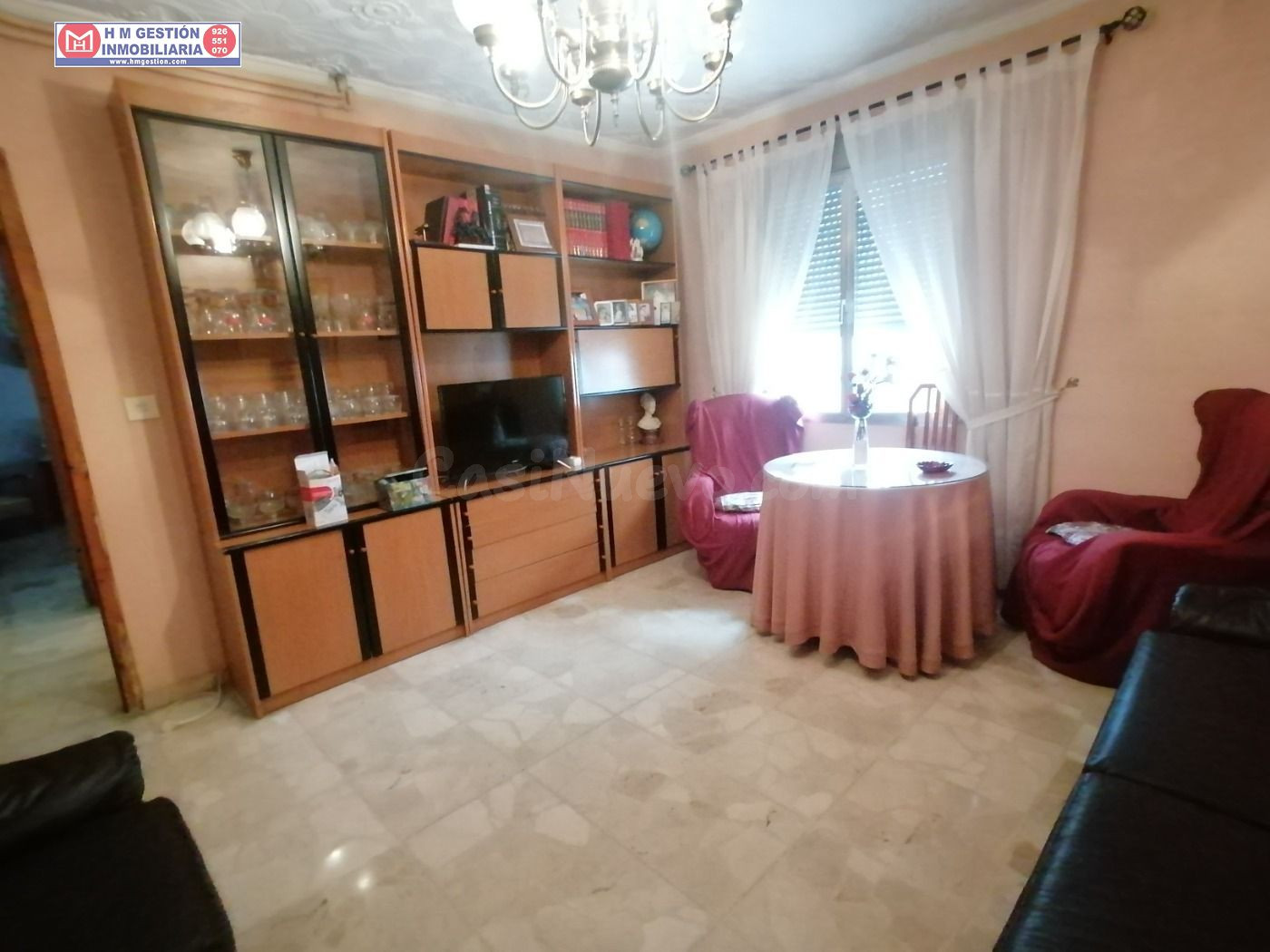 CASA CENTRICA CON VIVIENDA COMPLETA EN PLANTA ALTA Y OTRA EN - foto 2