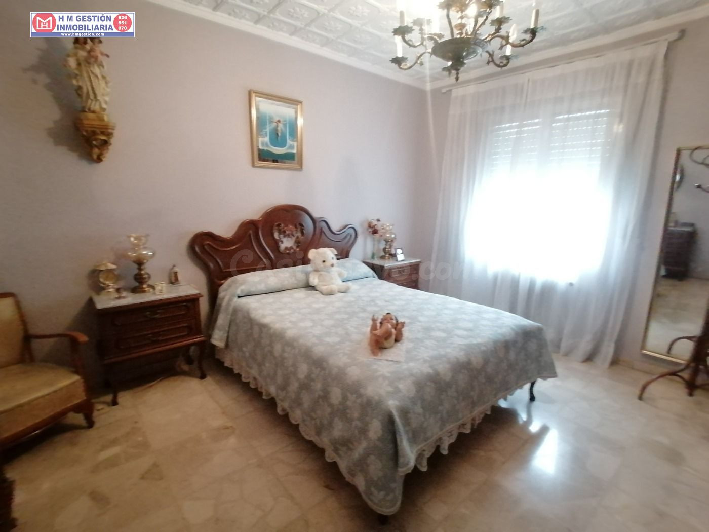 CASA CENTRICA CON VIVIENDA COMPLETA EN PLANTA ALTA Y OTRA EN - foto 5