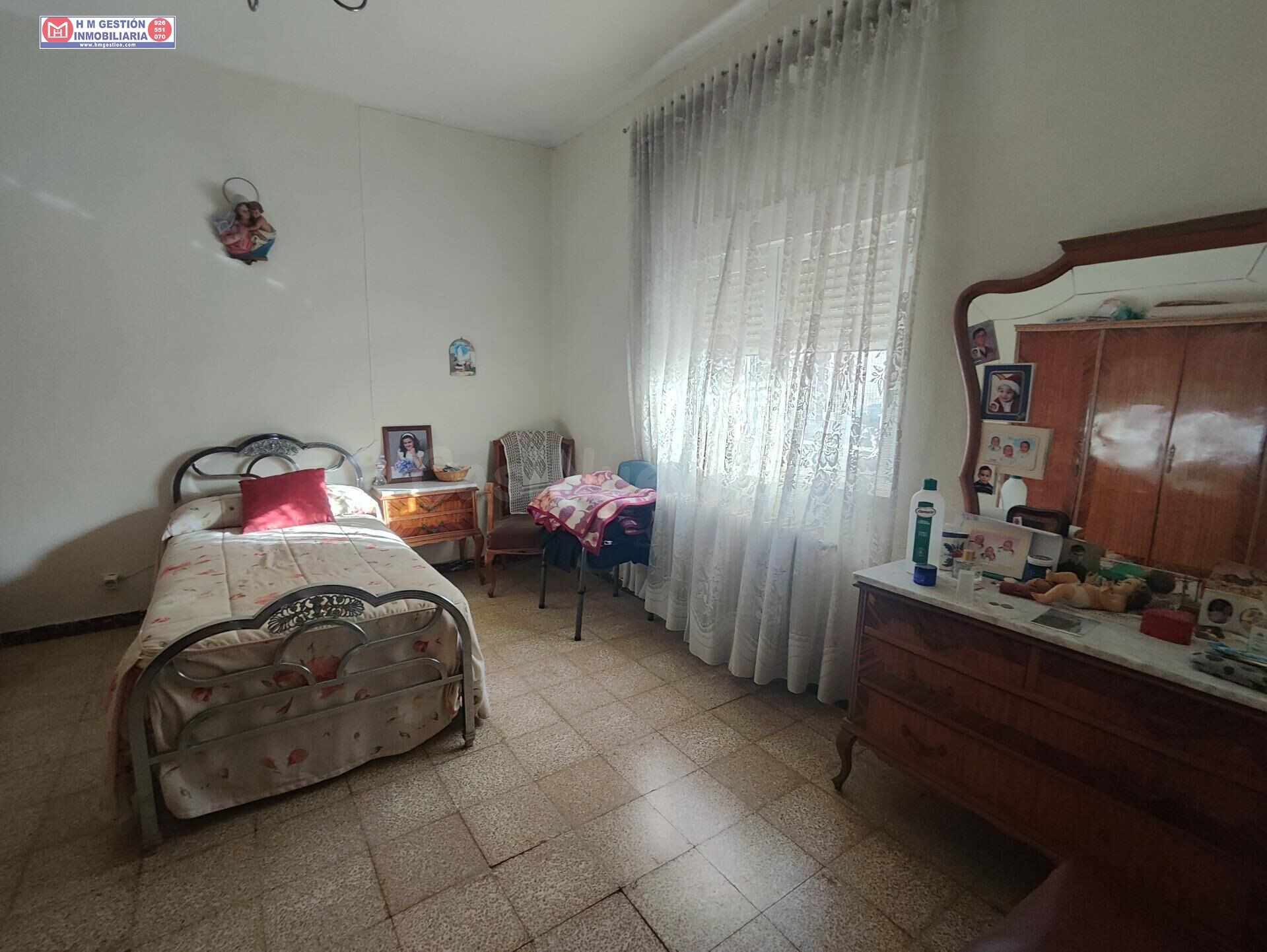 CASA CON 45 METROS DE FACHADA A 3 CALLES Y AMPLIA PARCELA EN - foto 3