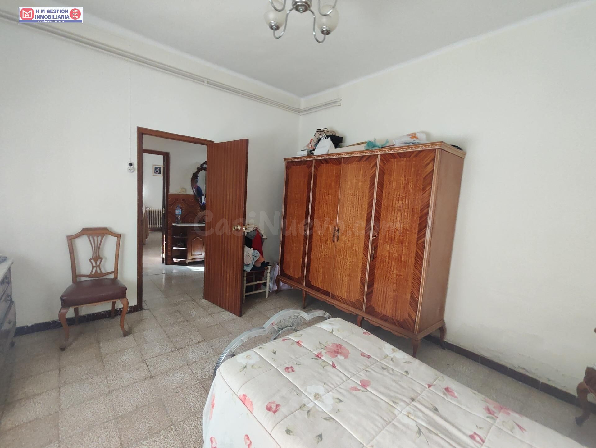 CASA CON 45 METROS DE FACHADA A 3 CALLES Y AMPLIA PARCELA EN - foto 4