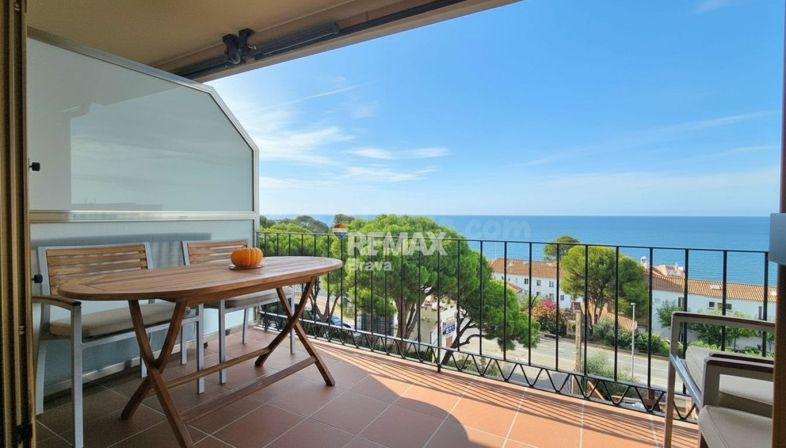 Sant Antoni de Calonge |  Ático esquinero con vistas al mar  - foto 3