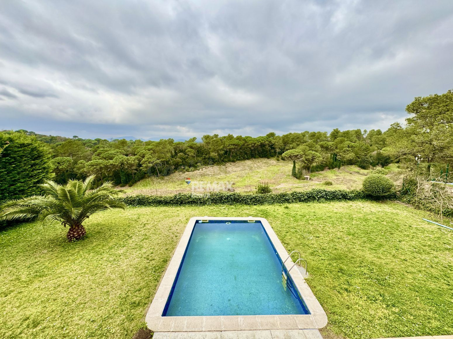 Sant Julià de Ramis · Golf Girona | Villa con piscina y vist - foto 4