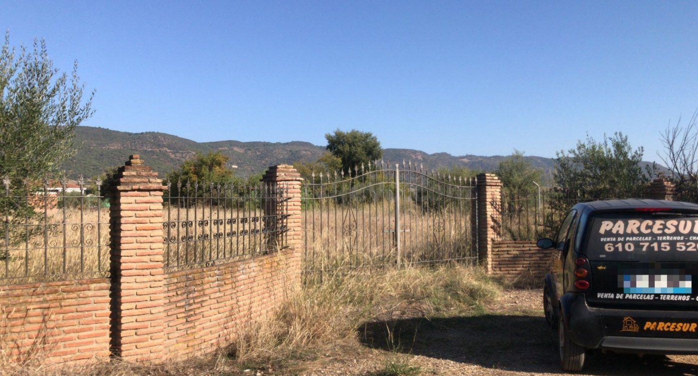 BONITA PARCELA EN ZONA MEDINA AZAHARA