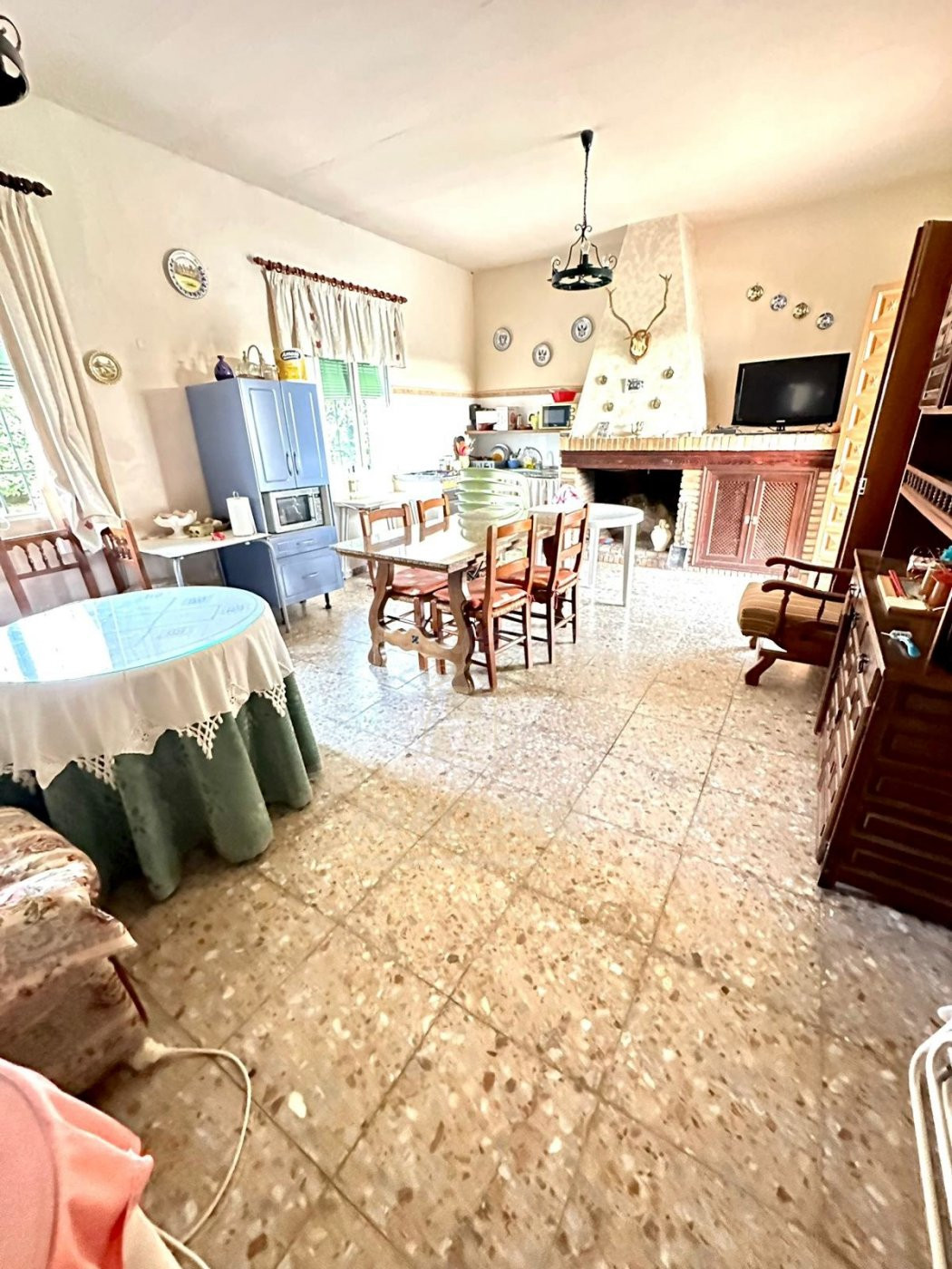 Almodóvar. Parcela de terreno de unos 1400 m con casita y pi - foto 4