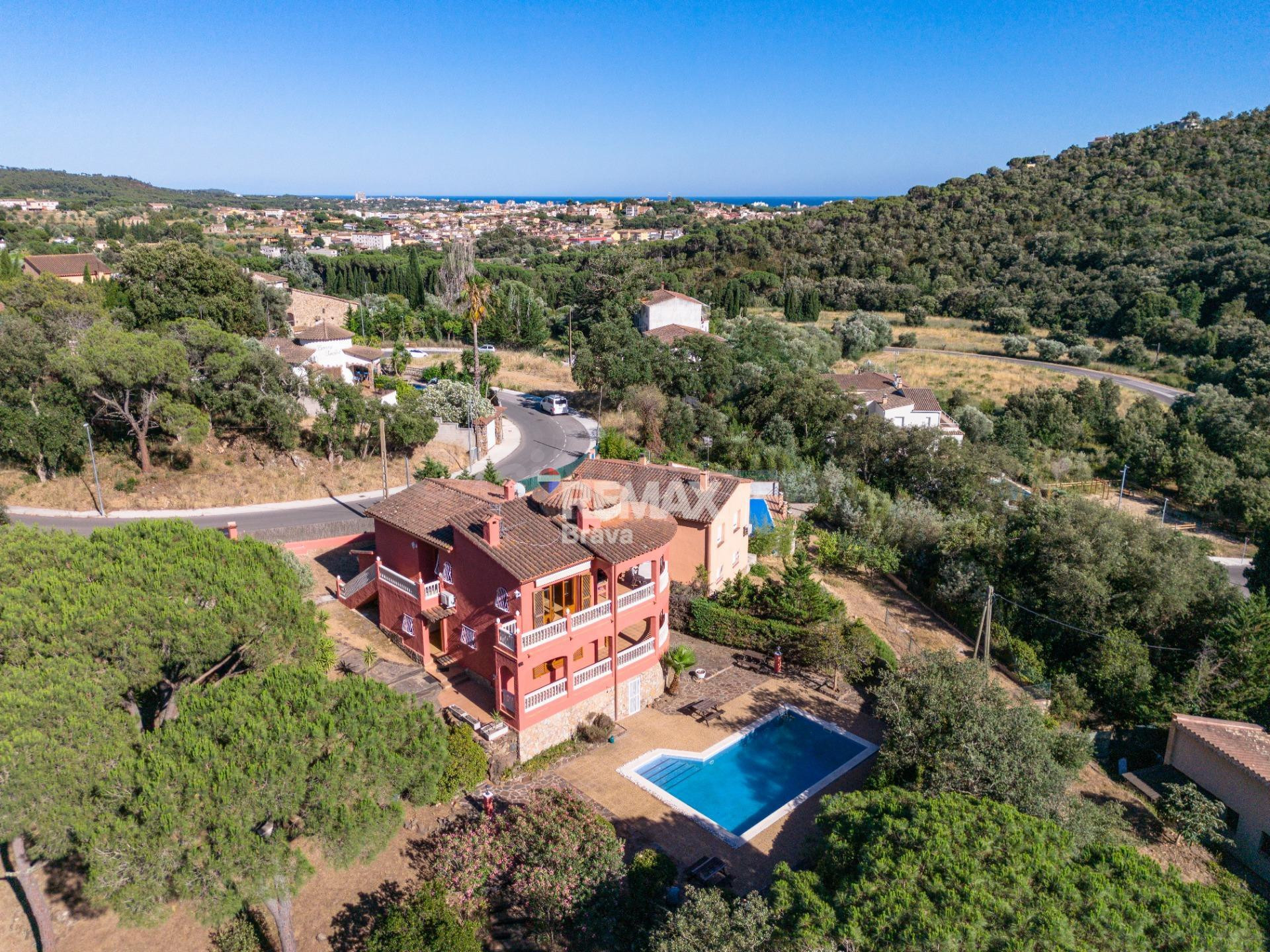 Calonge |  Magnifico chalet independiente con piscina y licencia turística