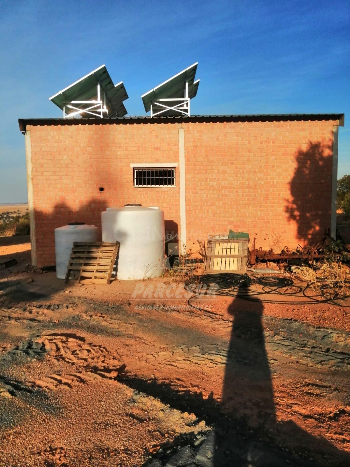 FUENTE OBEJUNA- LA GRANJUELA - Finca de 203.000 m (20 Has.) con 3 naves y 1 vivienda.
