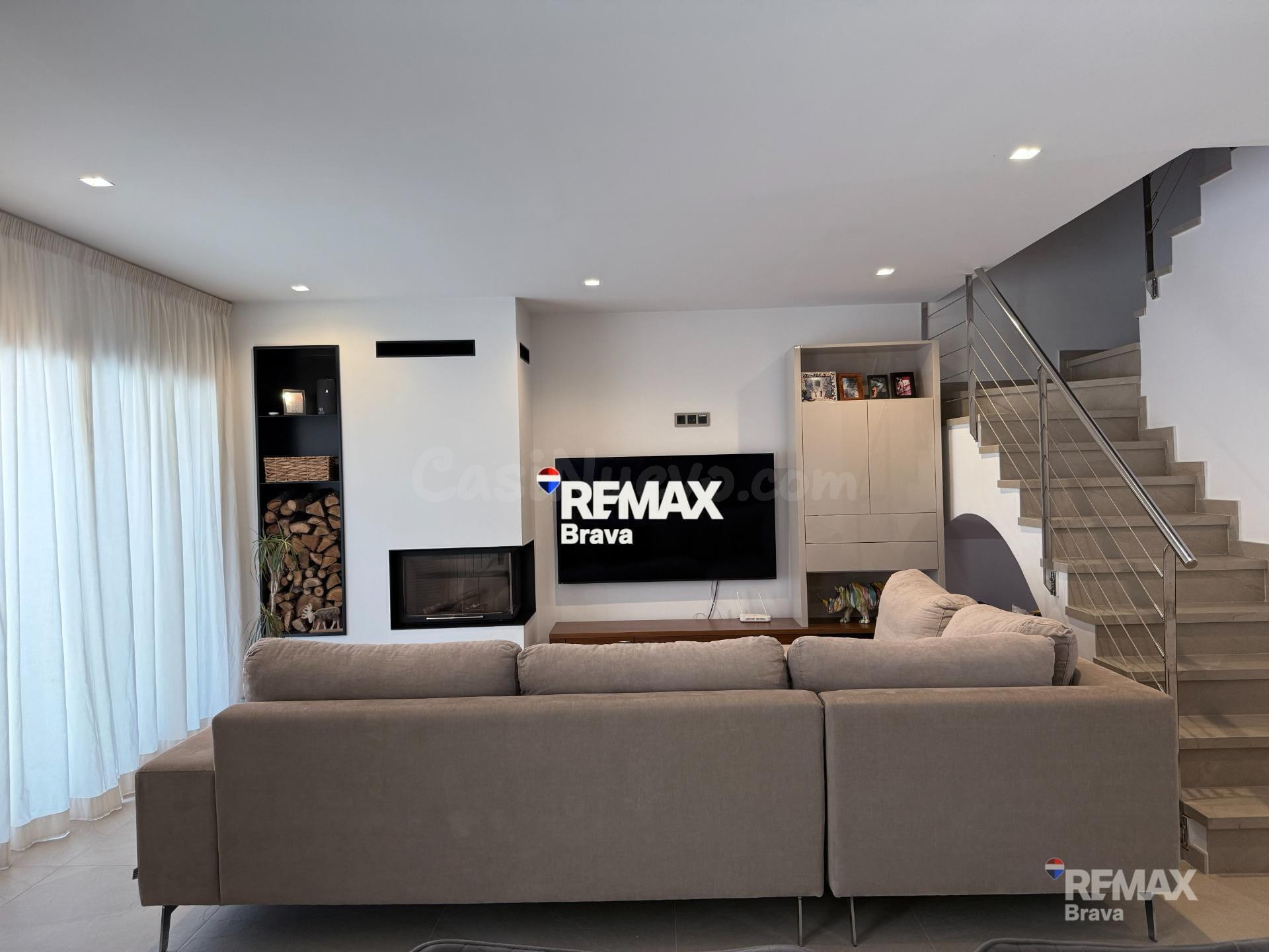 Preciosa casa independiente con pisicna - foto 5