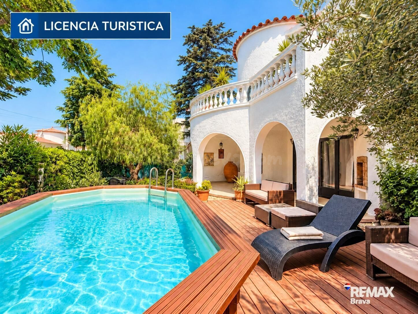 Empuriabrava | Casa mediterránea con piscina privada, jardín