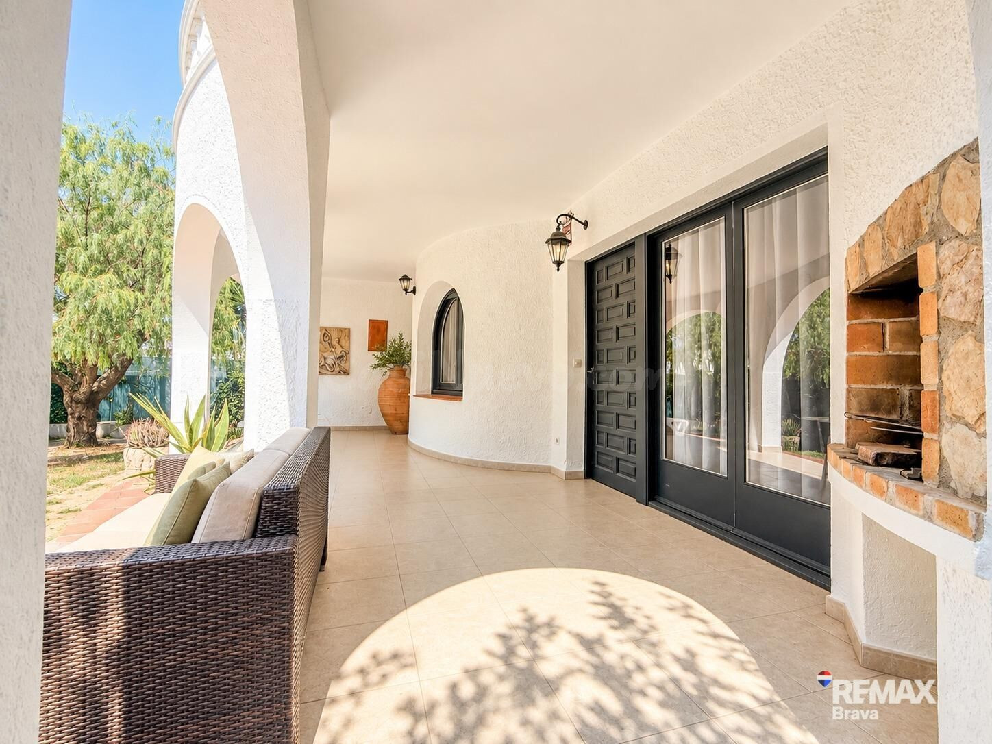 Empuriabrava | Casa mediterránea con piscina privada, jardín - foto 3