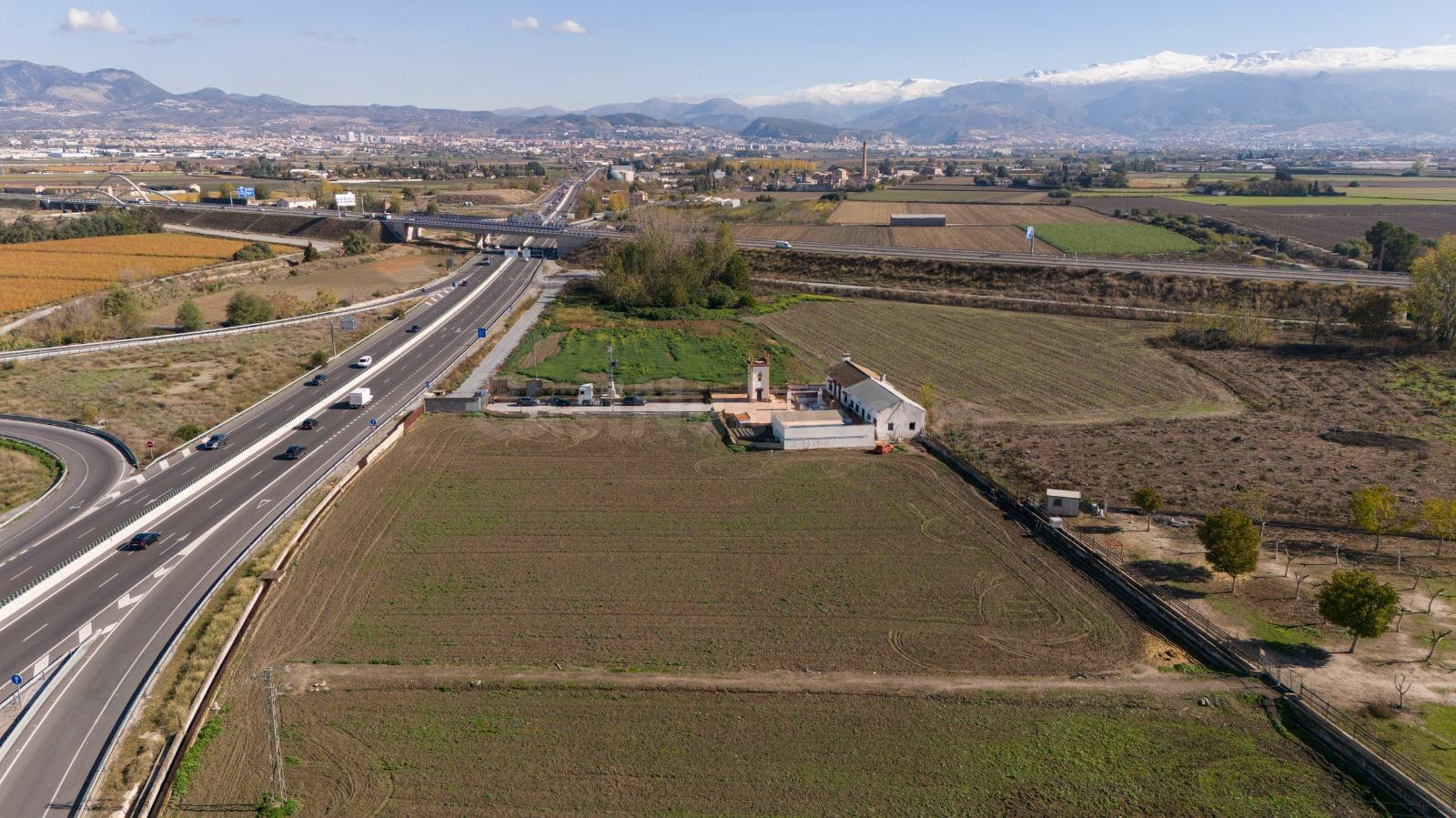 Cortijo grande más finca de 27000 metros