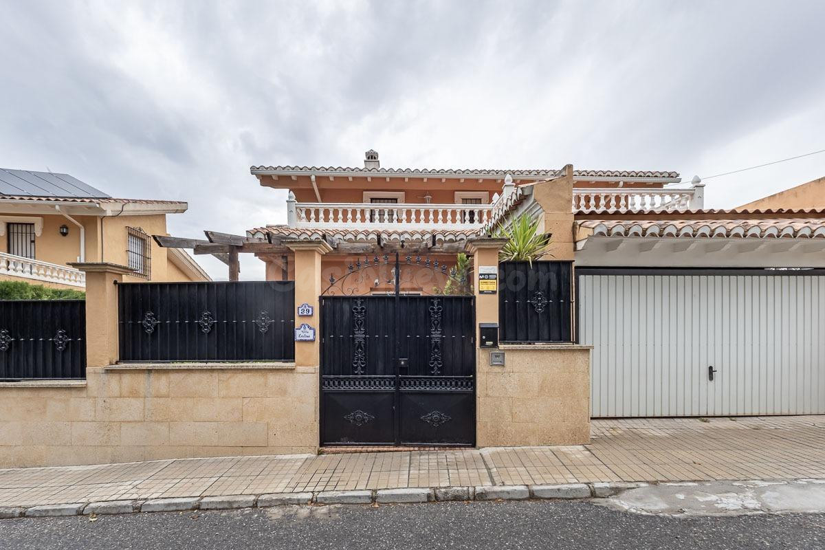 Espectacular Casa de Lujo en Urbanización Los Cerezos