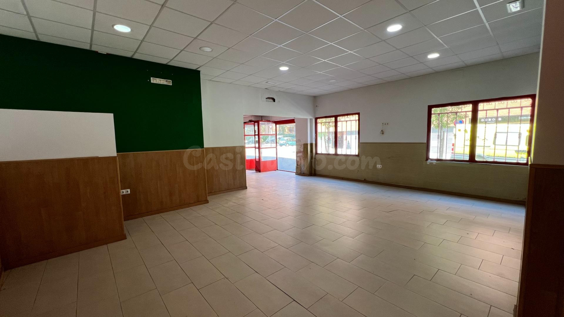 Local comercial en zona estación-centro de Tres Cantos - foto 3