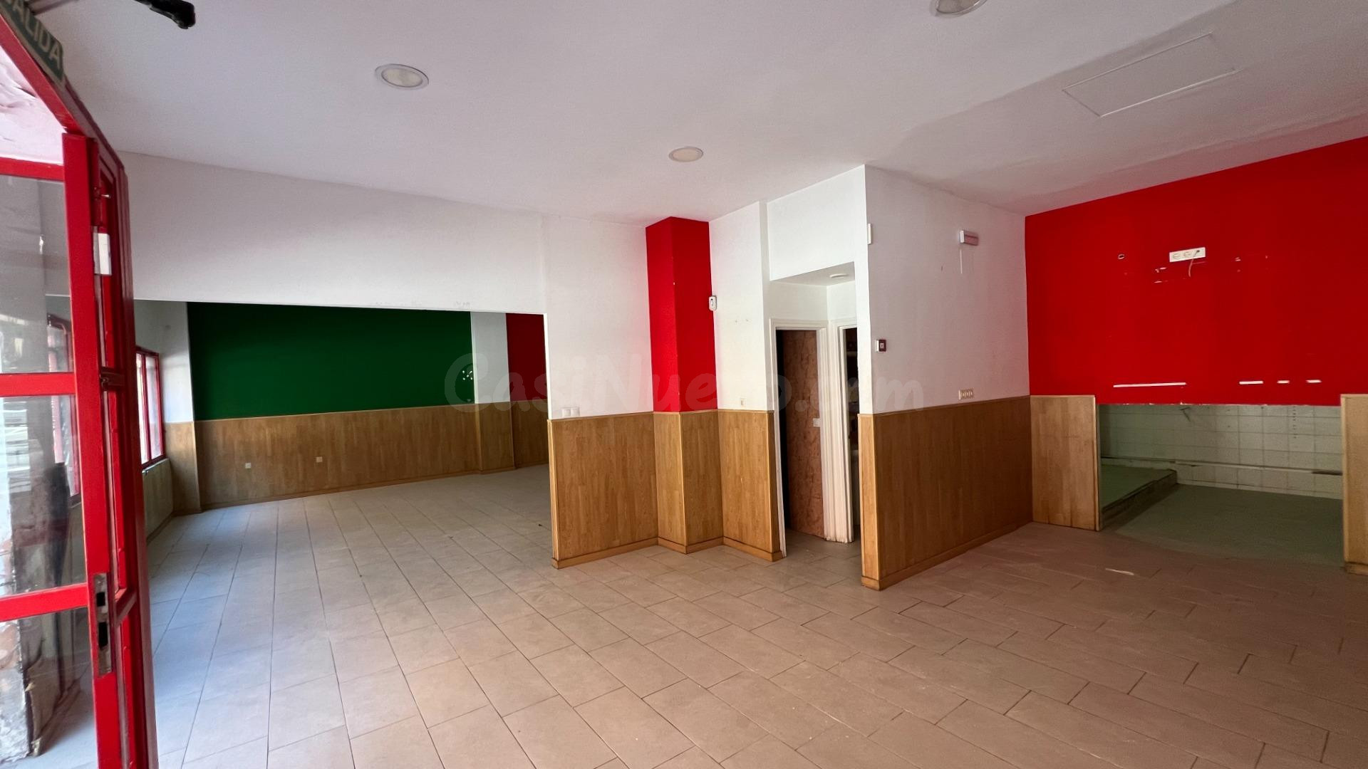 Local comercial en zona estación-centro de Tres Cantos - foto 4