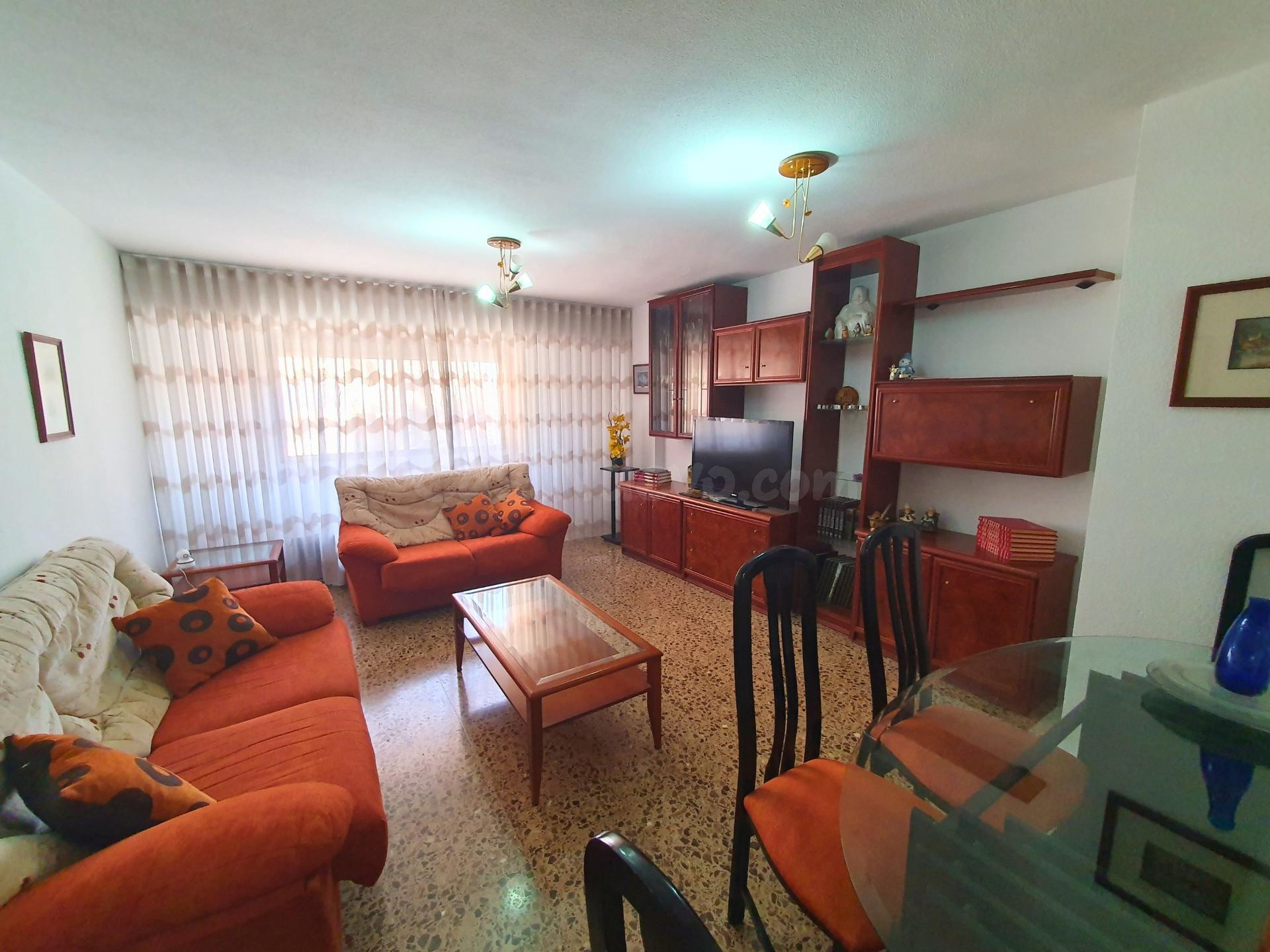 EXCLUSIVA Amplio Piso de 4 Dorm. a un paso del Bulevar del Pla (Garaje opcional)