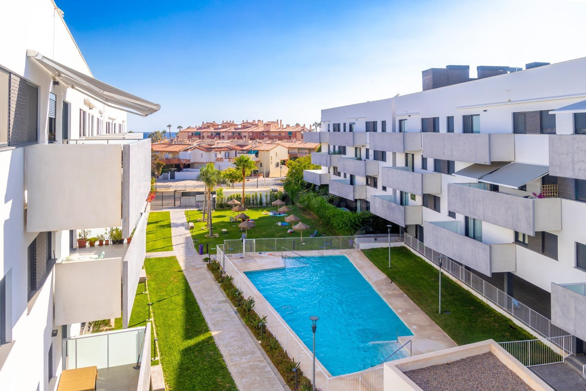 Ático Premium en Selecta Costa, Salobreña: diseño, confort y una terraza para vivir el Mediterráneo.
