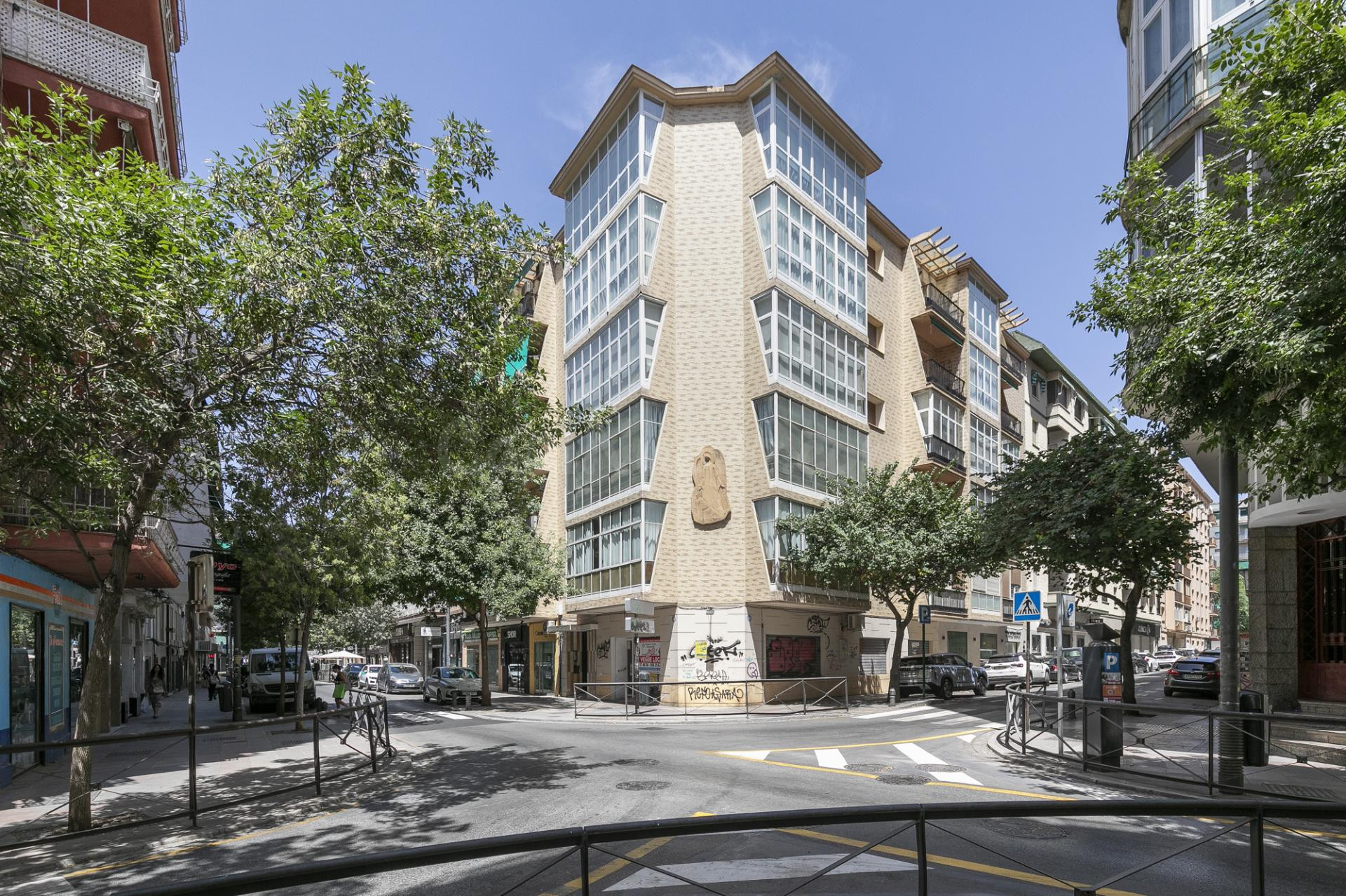 ✨ EXCLUSIVO PISO DE 253 m2 EN GRANADA CENTRO – 2.800 €/MES DE RENTABILIDAD