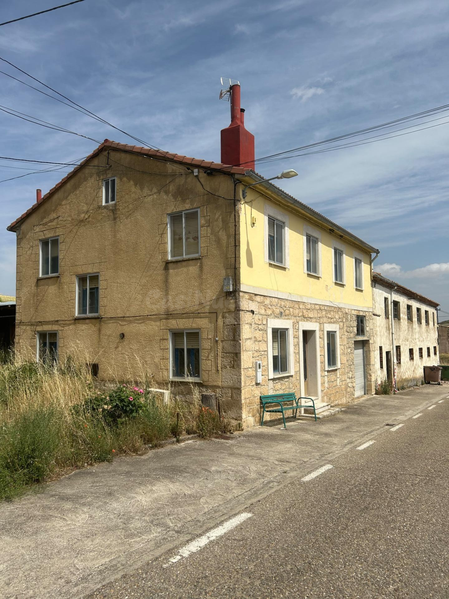 VENTA CASA CON ALMACEN Y TERRENO EN VILLANDIEGO - foto 2