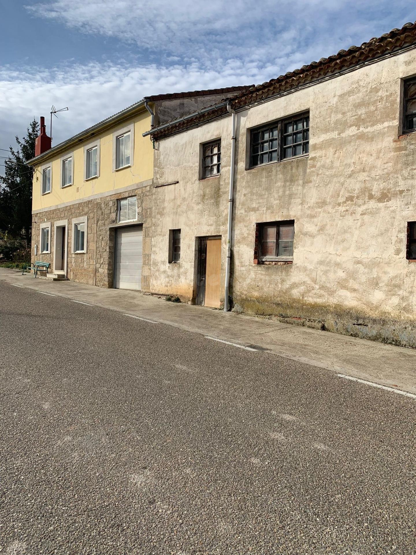 VENTA CASA CON ALMACEN Y TERRENO EN VILLANDIEGO - foto 3
