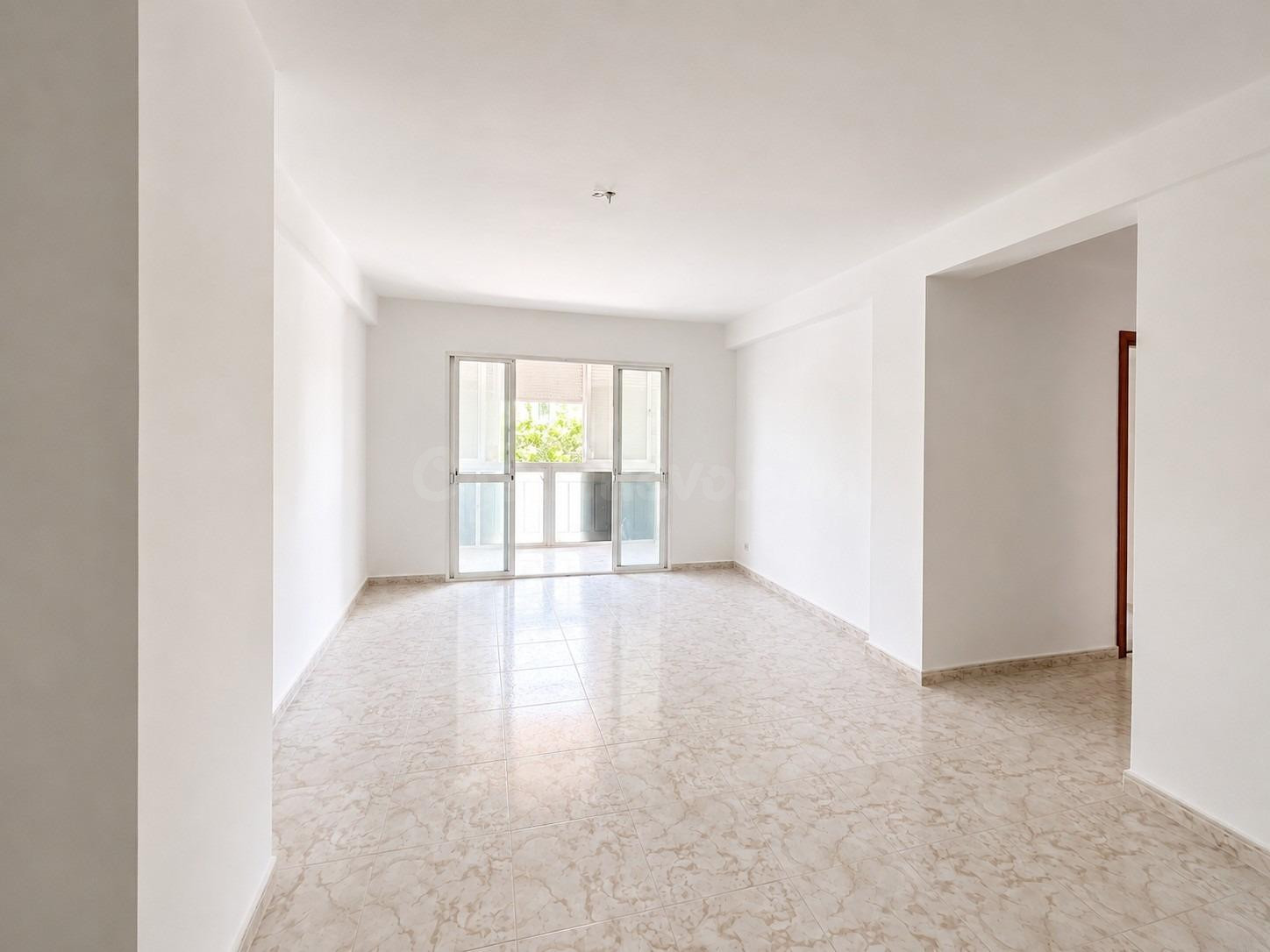 Apartamento de 3 dormitorios en el centro de Estepona, a 500 m de la playa
