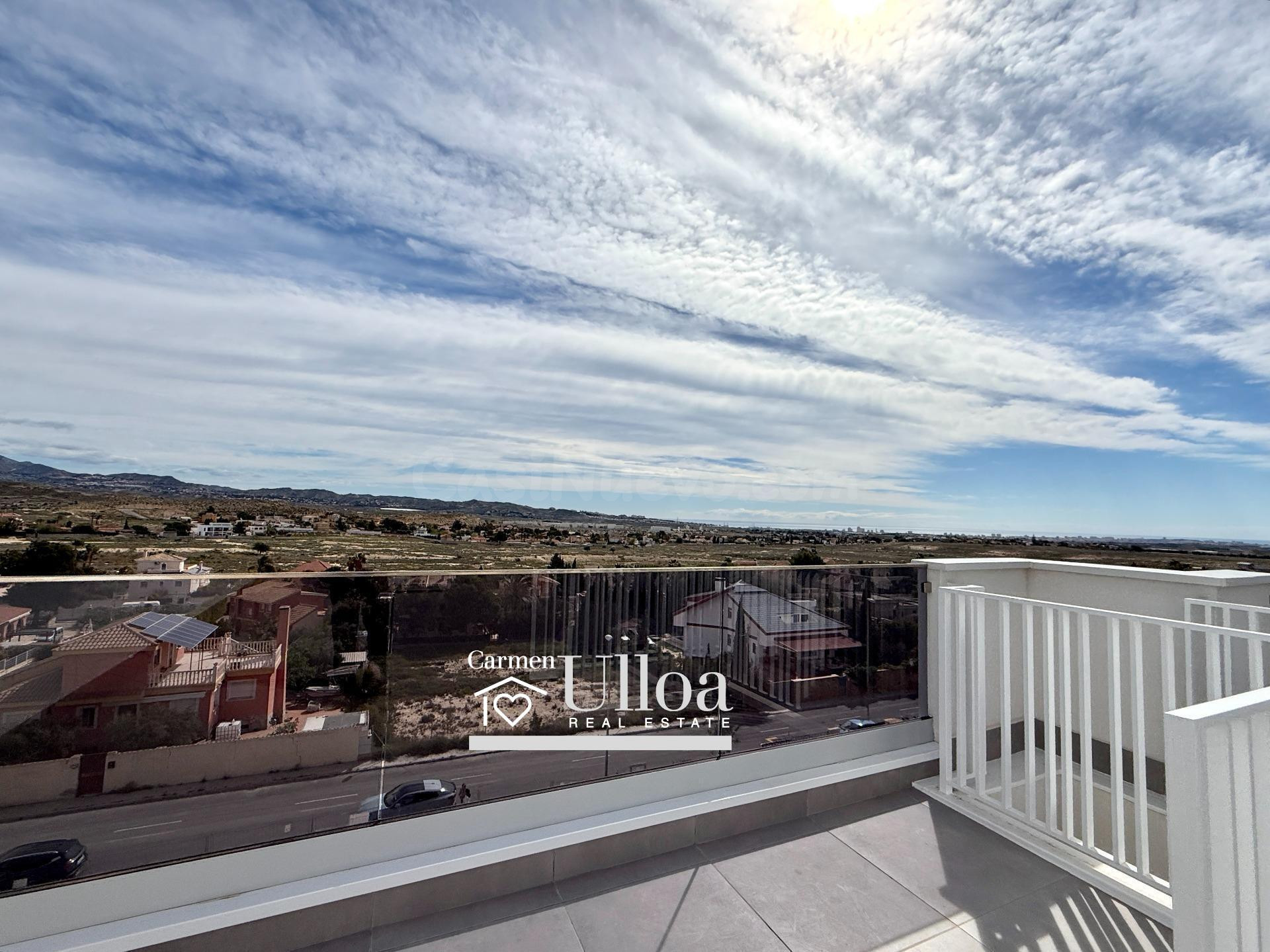 ÁTICO DE OBRA NUEVA CON 70 M2 DE TERRAZA Y VISTAS AL MAR EN VALLE DEL SOL